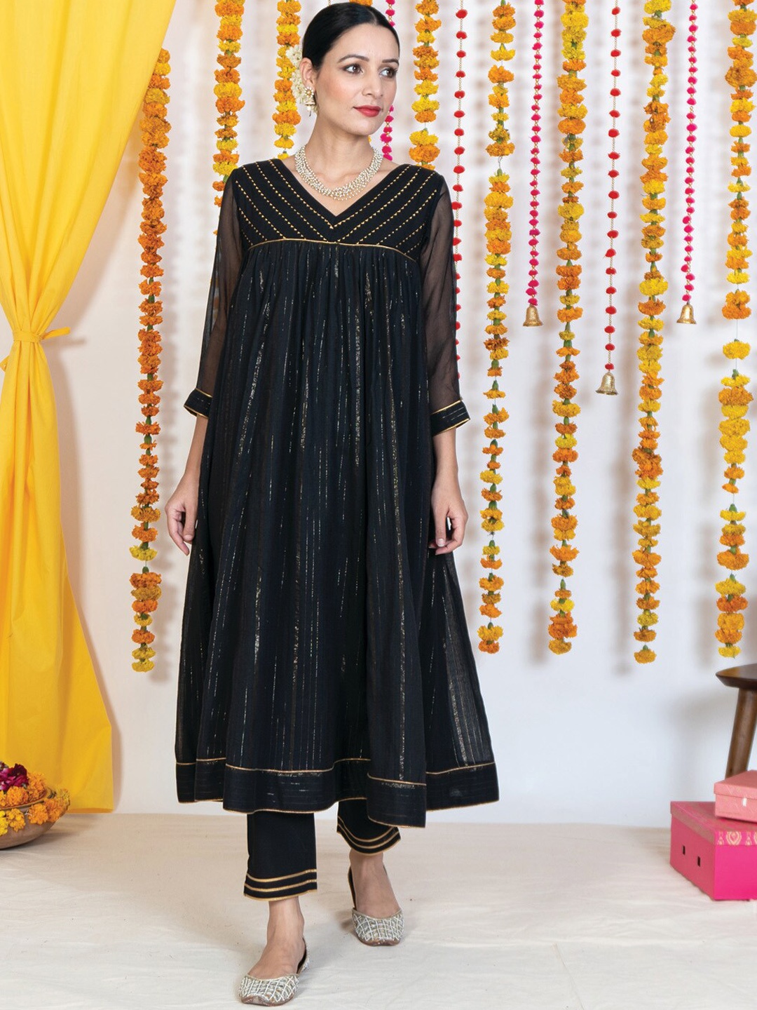 

AKISO V-Neck Gotta Patti Gathered Cotton Anarkali Kurta, Black