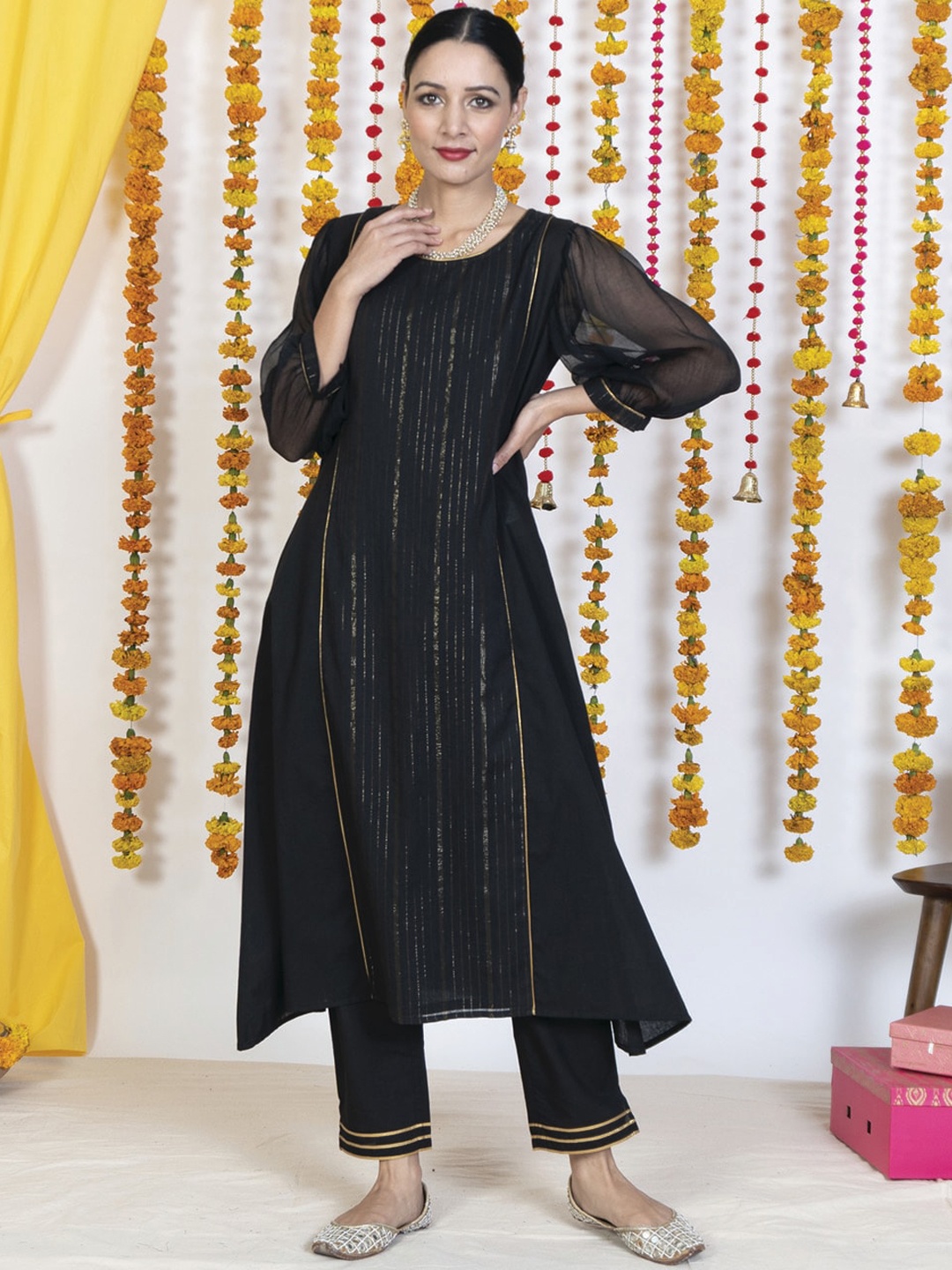 

AKISO Striped Puffed Sleeves Grandeur & Majestic Artwork Chiffon Kurta, Black