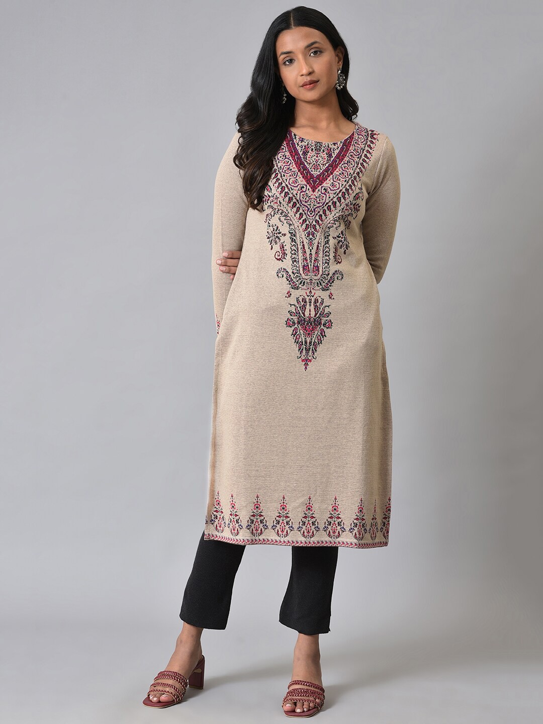 

W Women White Geometric Embroidered Keyhole Neck Flared Sleeves Kurta