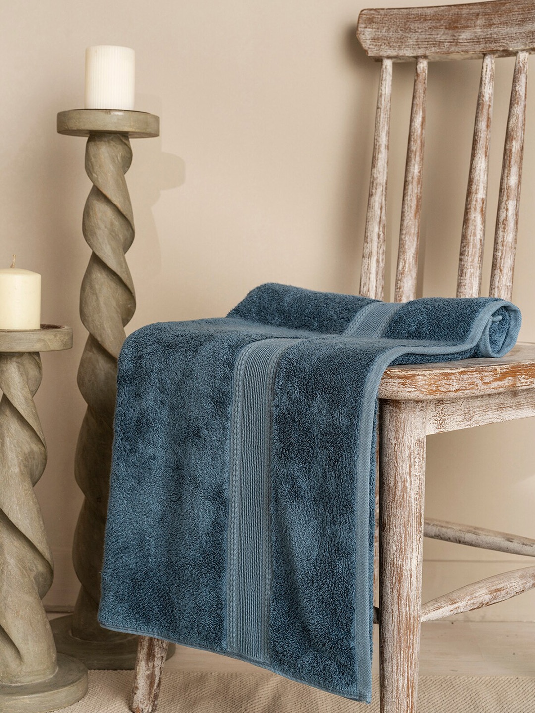 

DDecor Live Beautiful Blue 650 GSM Bath Towel