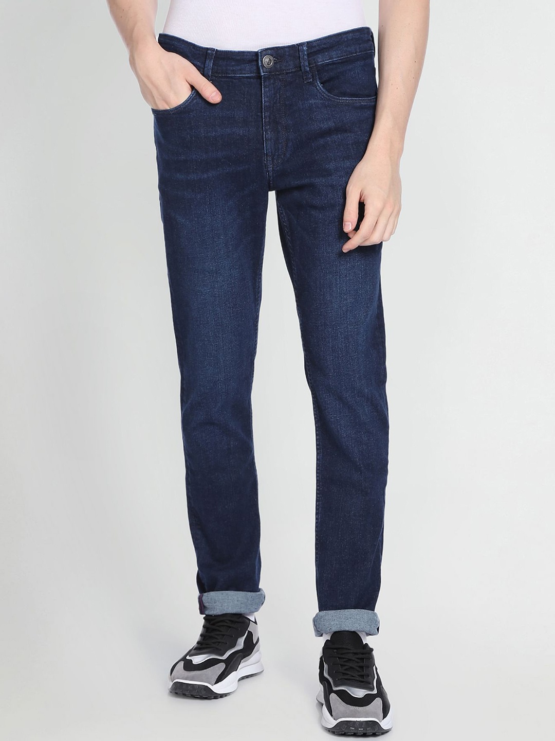 

Arrow Sport Men Slim Fit Light Fade Jeans, Blue