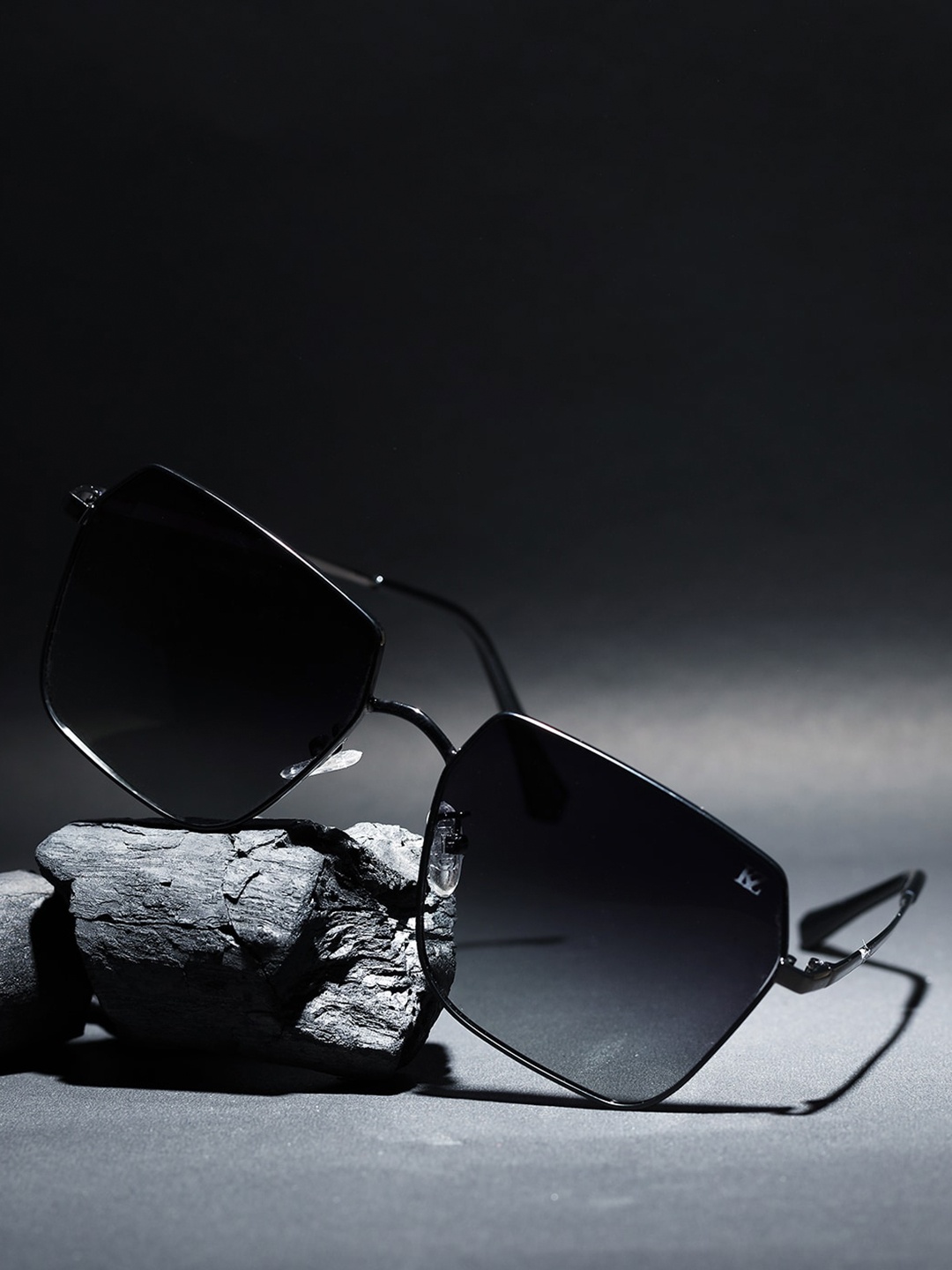 

KZ07 By Kazo Lens & Full Rim Oversized Sunglasses-K700301, Black