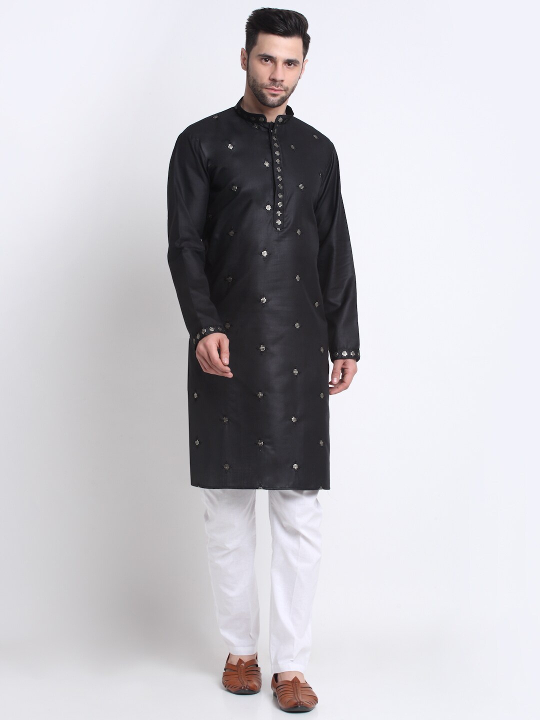 

KRAFT INDIA Floral Sequinned Embroidered Kurta With Pyjamas, Black