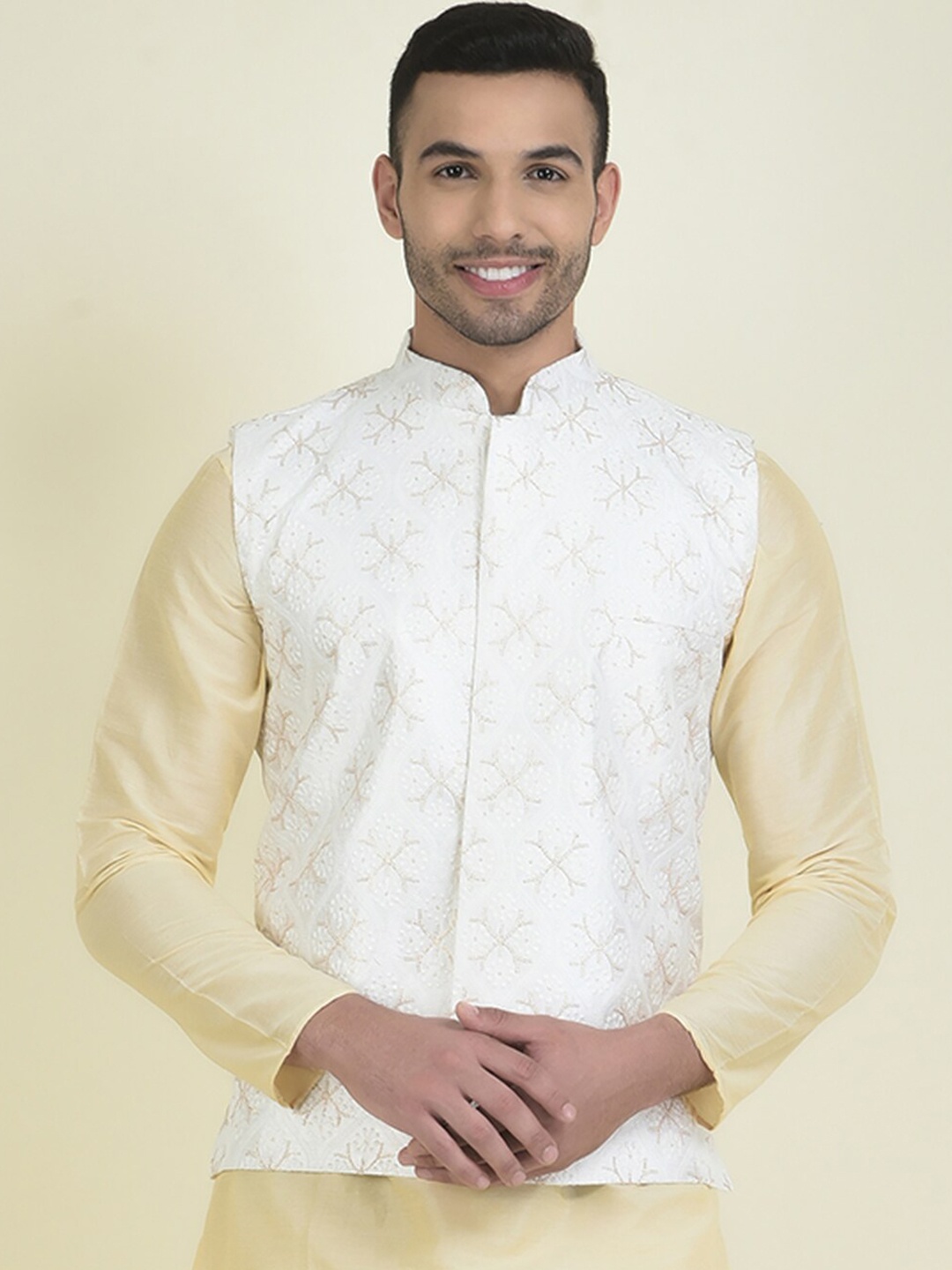 

HOUSE OF DEYANN Embroidered Mandarin Collar Nehru Jackets, Off white