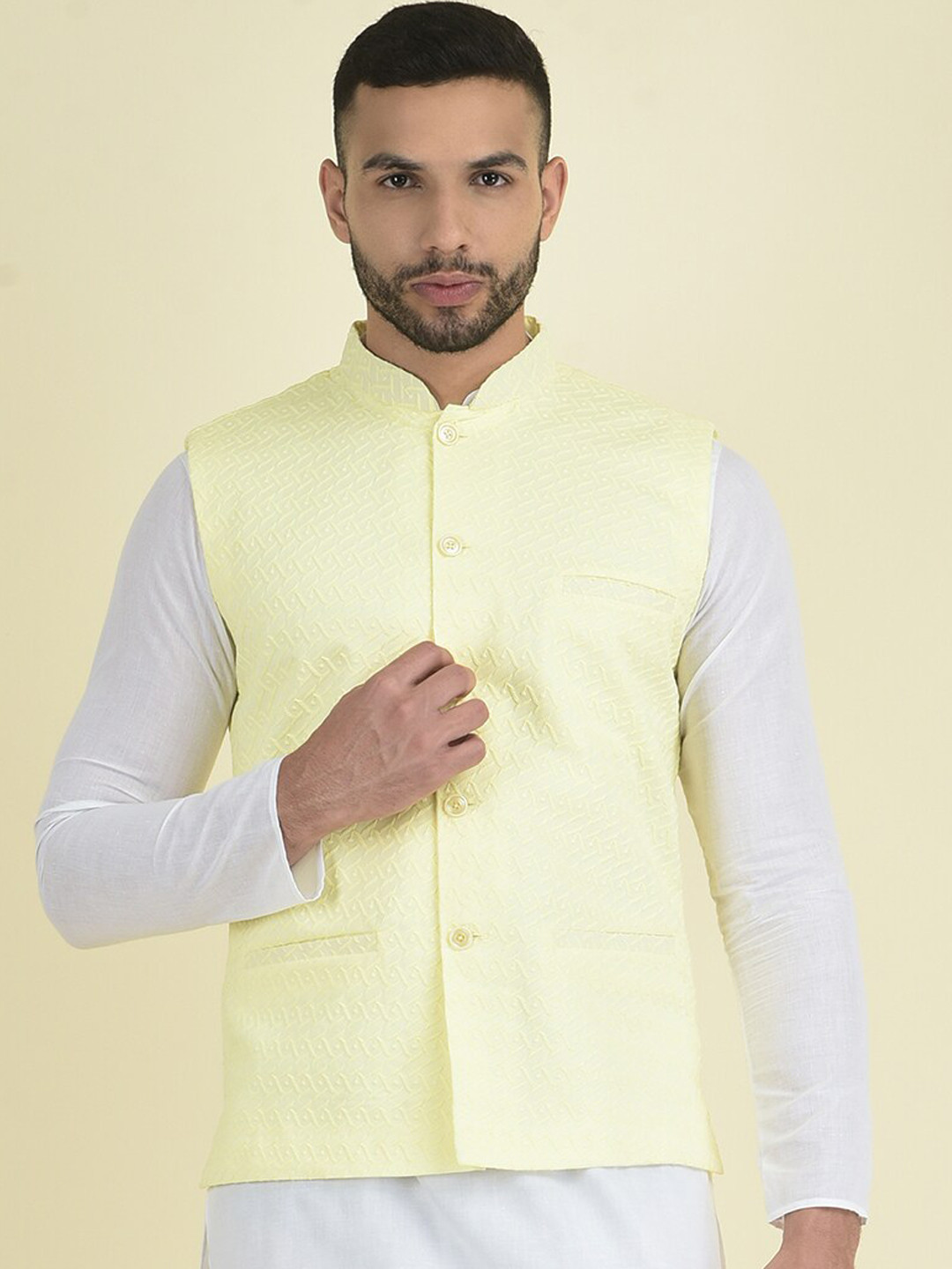 

DEYANN Men Embroidered Pure Cotton Nehru Jacket, Yellow
