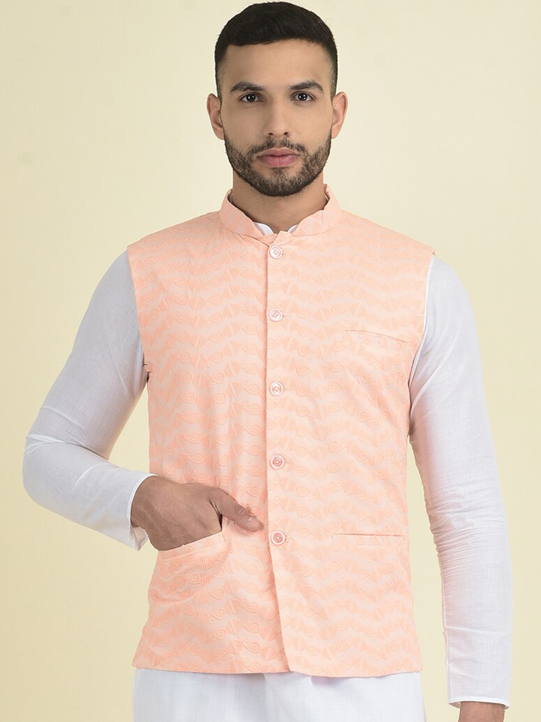 

DEYANN Men Embroidered Pure Cotton Nehru Jacket, Peach