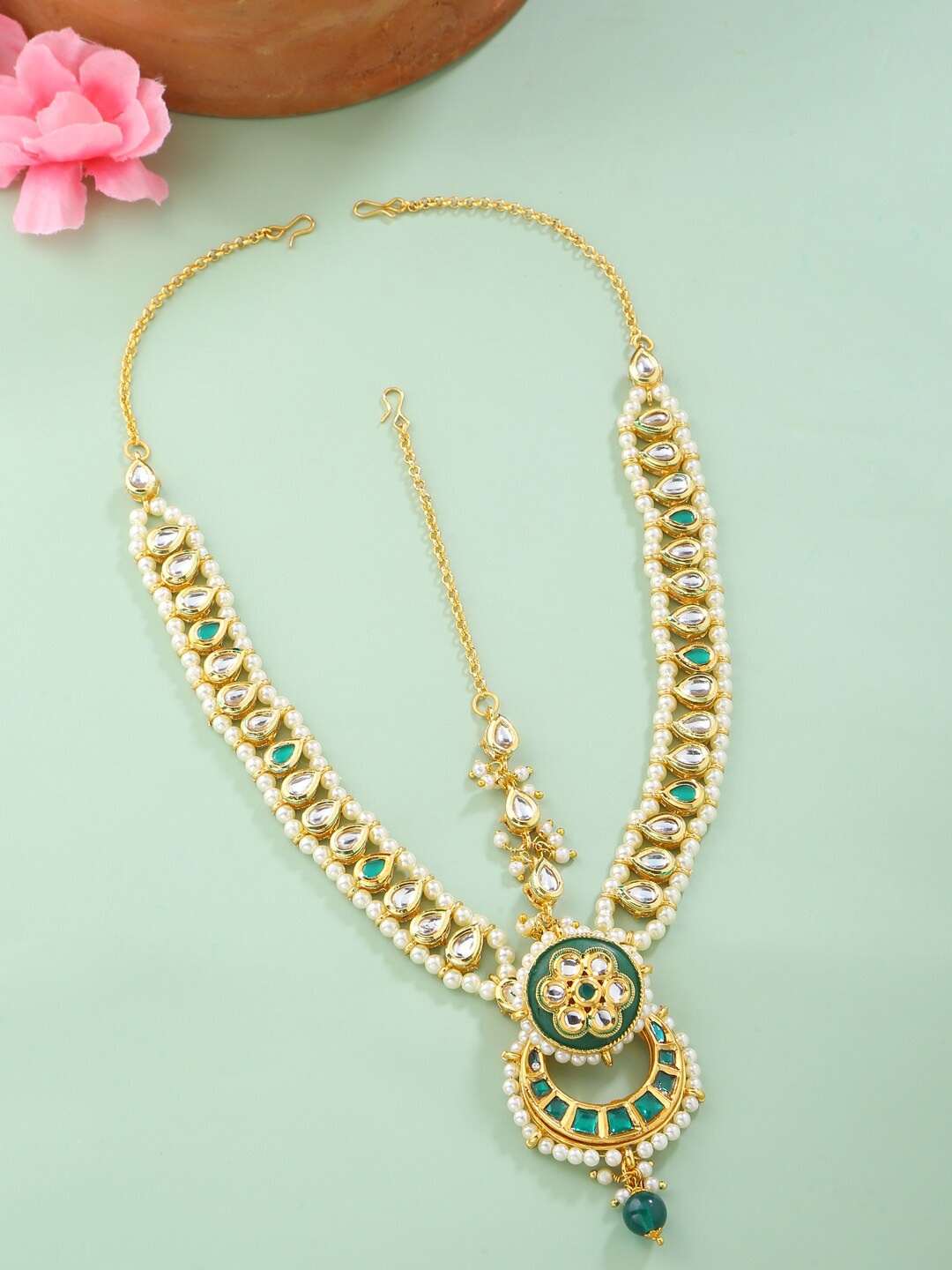 

VIRAASI Gold-Plated Kundan Stone-Studded Pearl Beaded Matha Patti