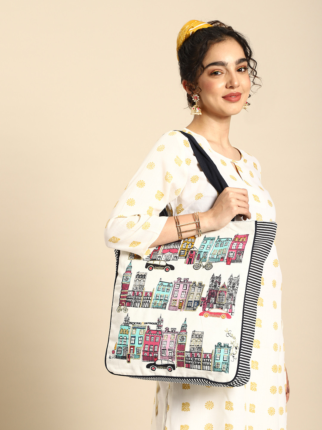 

Sangria Women Printed Shoulder Bag, Multi