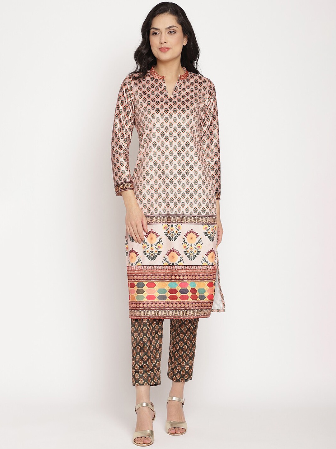 

Ahalyaa Floral Printed Band Collar Velvet Kurta with Trousers, Beige