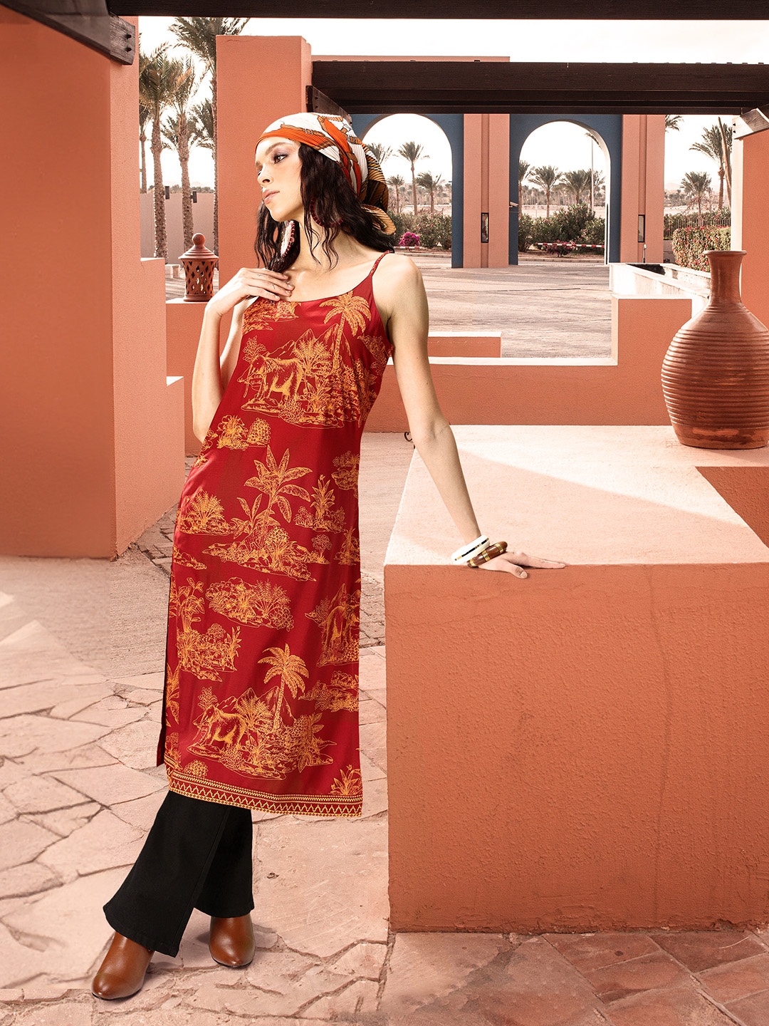 

Sangria Tropical Print Straight Kurta, Maroon