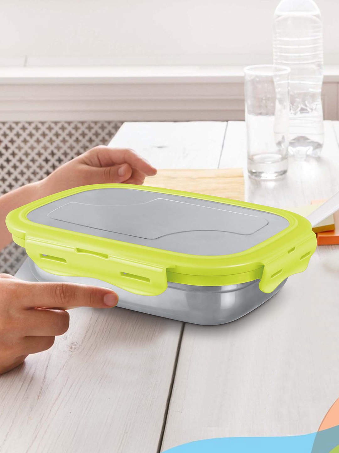 

Milton Robust 900 Green Stainless Steel Tiffin Box with 4 Side Lock Lid 910 ml