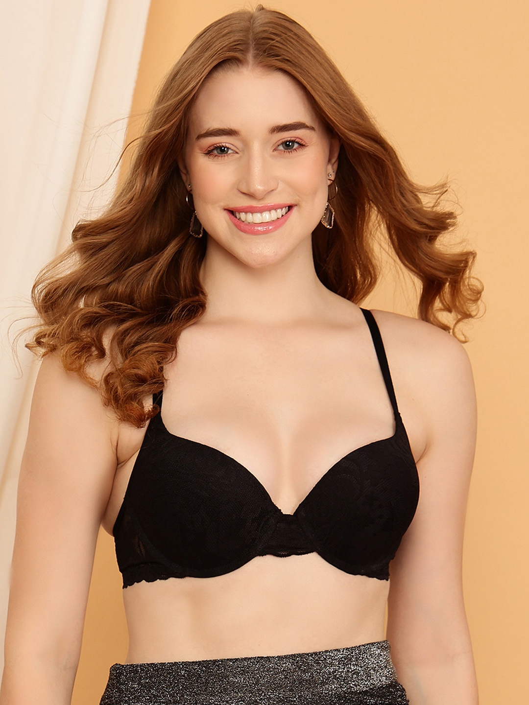 

Clovia Underwired Lightly Padded Bra, Black