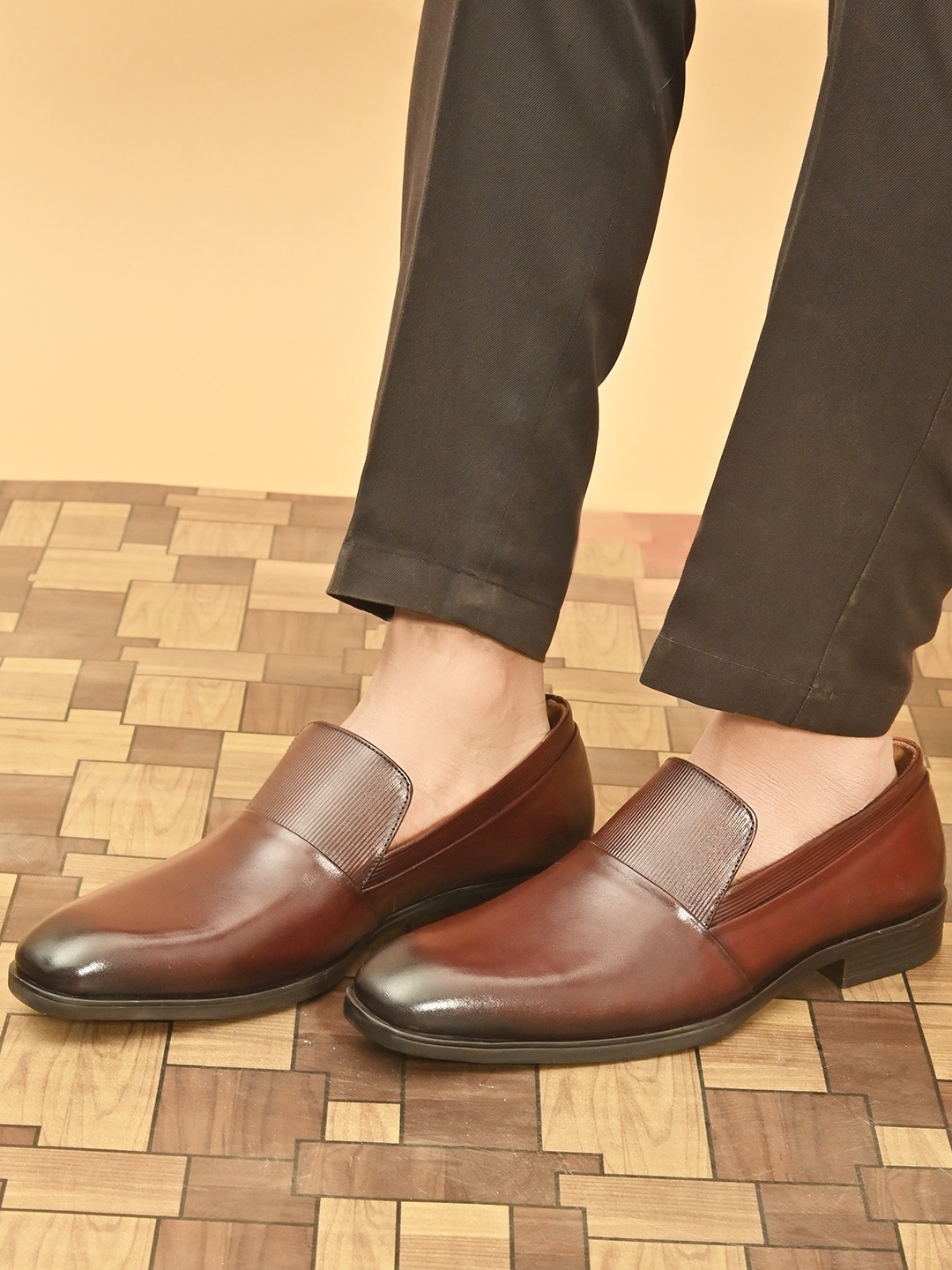 

San Frissco Men Genuine Leather Formal Loafers, Maroon