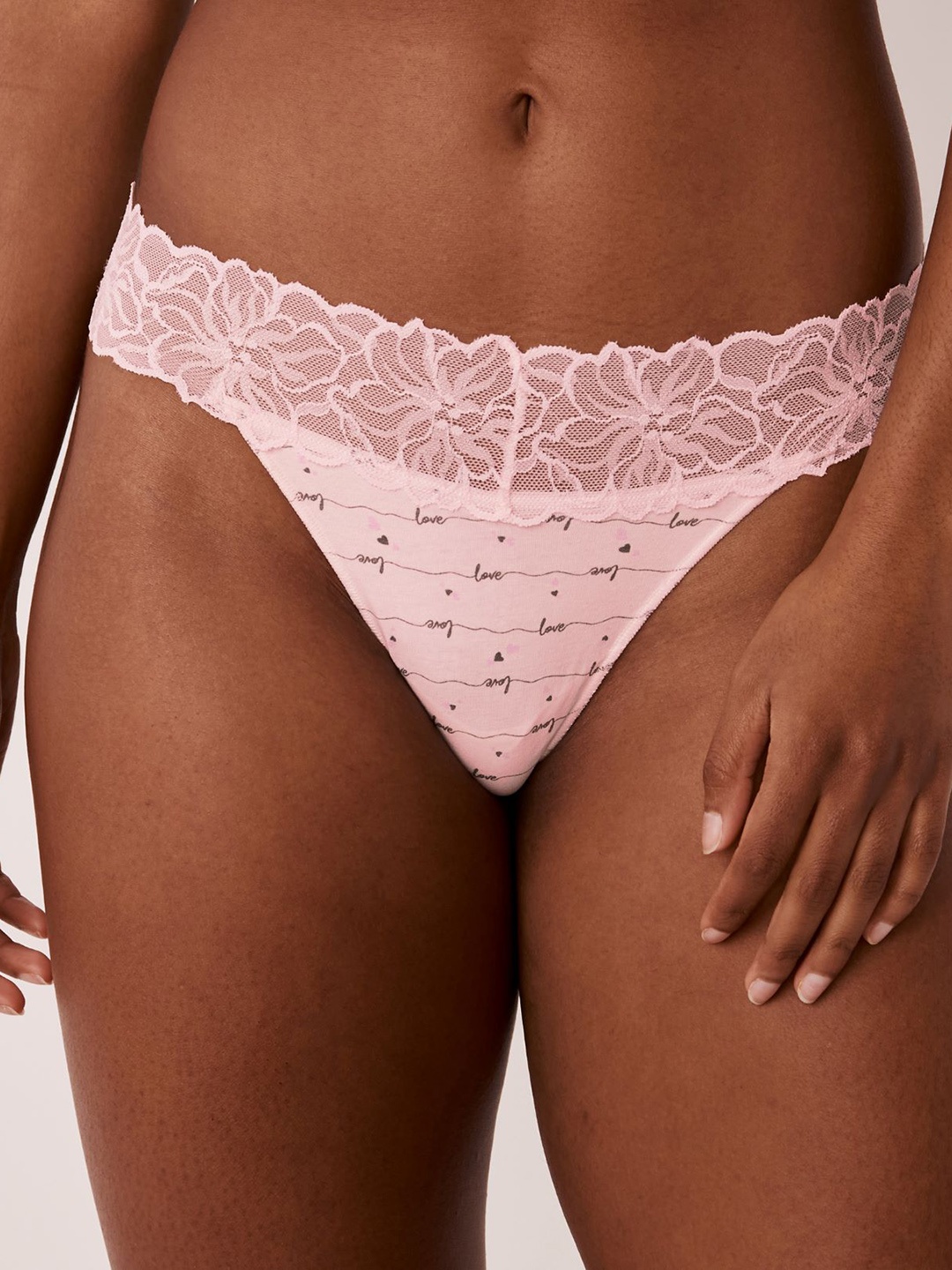 

La Vie en Rose Women Printed Lace Low-Rise Thong Brief, Pink