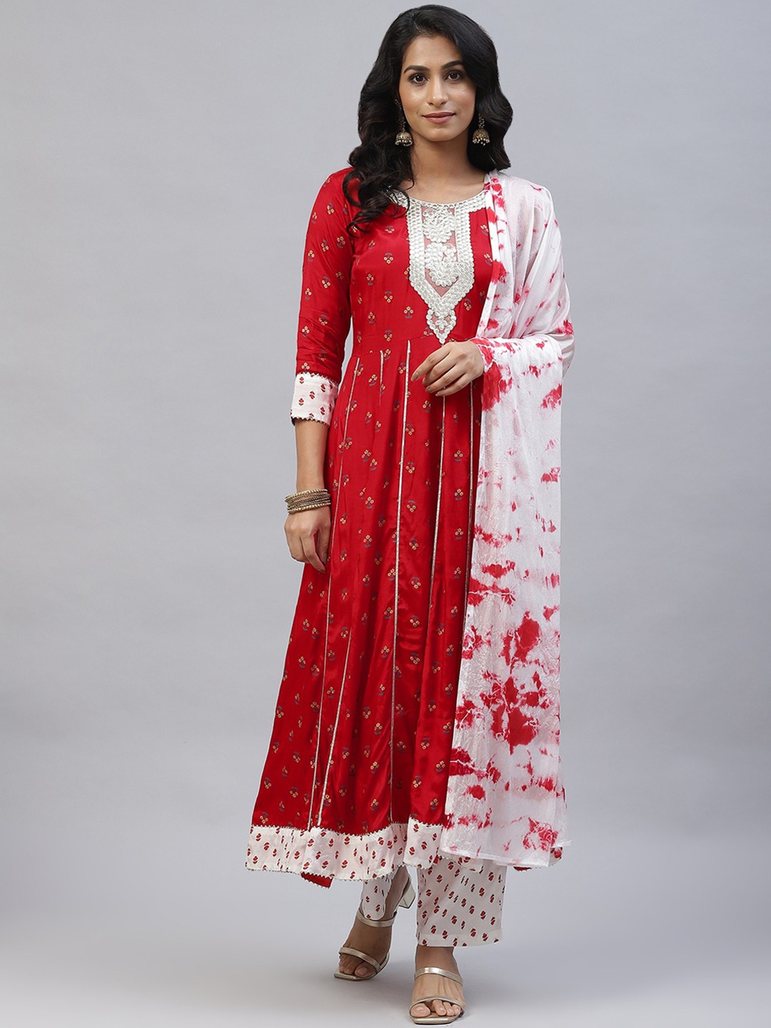 

mokshi Floral Printed Pure Silk Kurta with Palazzos & Dupatta, Red