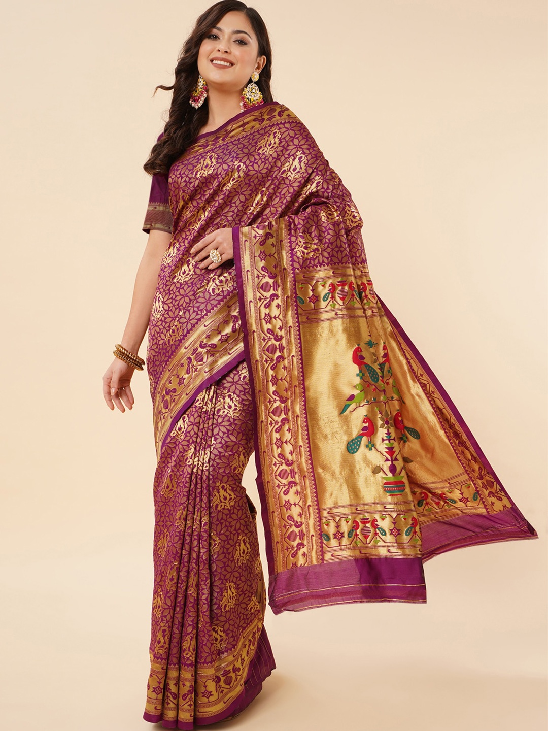 

Wuxi Floral Zari Pure Silk Paithani Saree, Magenta