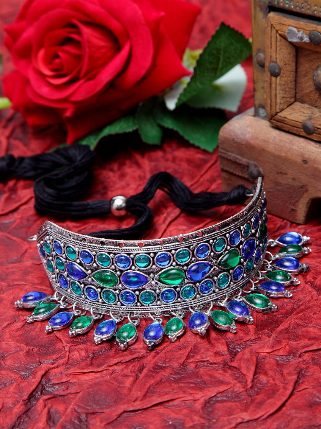 

Moedbuille Brass Silver-Plated Choker Necklace