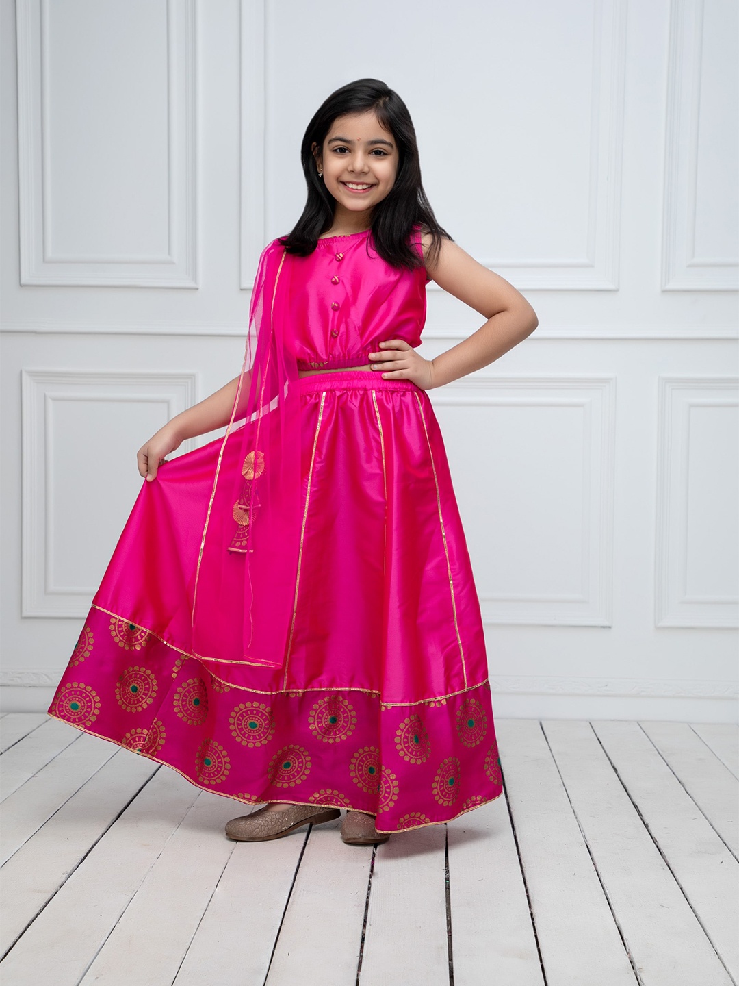 

NEUDIS Girls Thread Work Ready to Wear Lehenga & Blouse With Dupatta, Pink