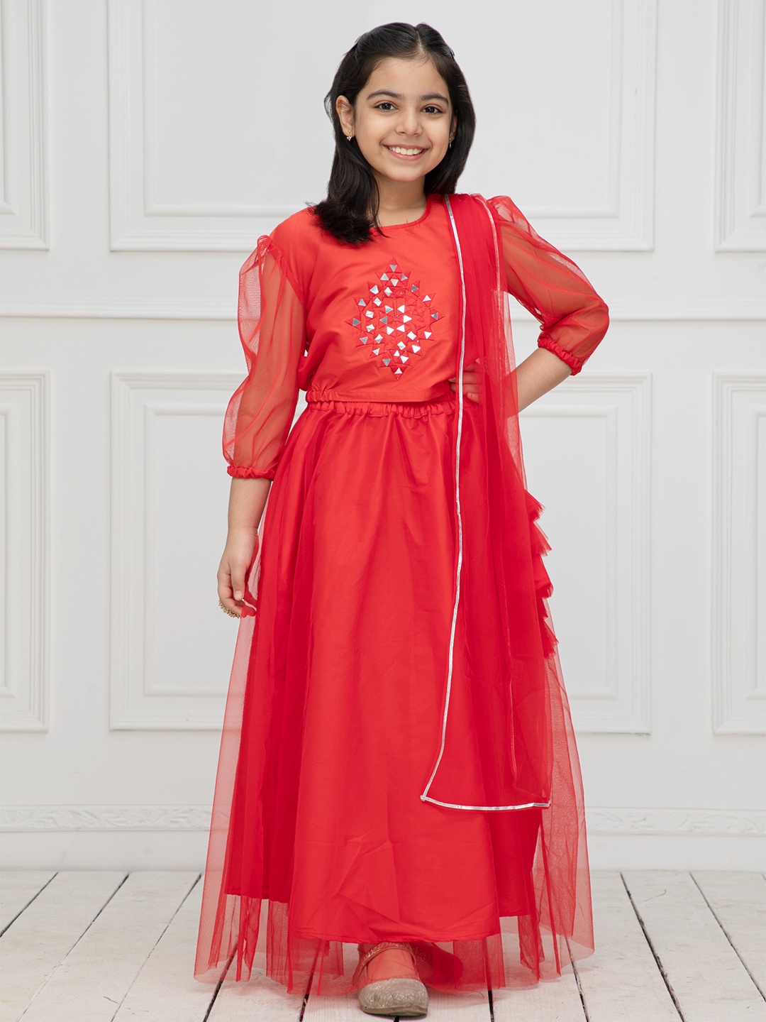 

NEUDIS Girls Embroidered Ready to Wear Lehenga & Blouse With Dupatta, Red