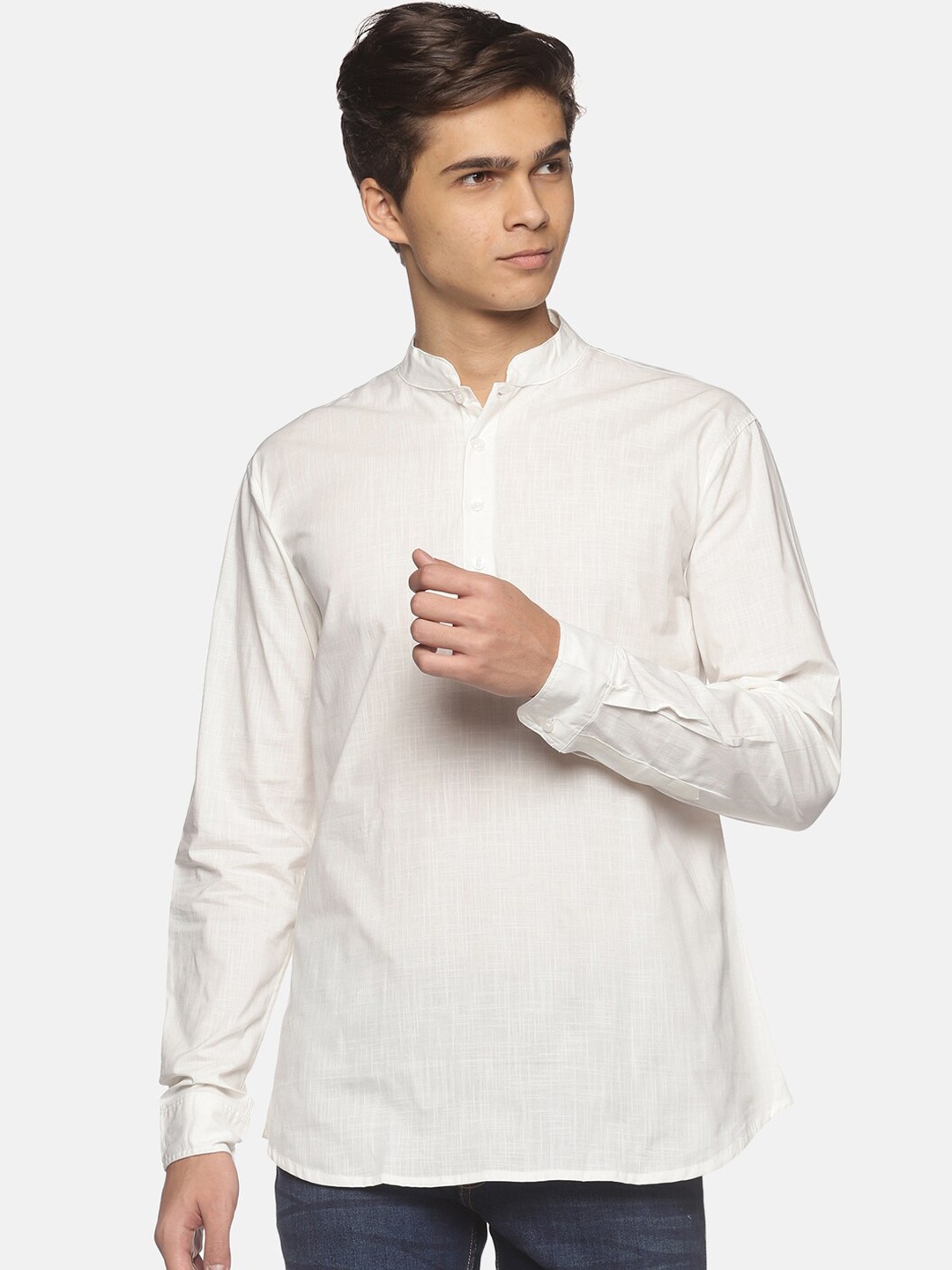 

Sethukrishna Men Mandarin Collar Cotton Kurta, Cream