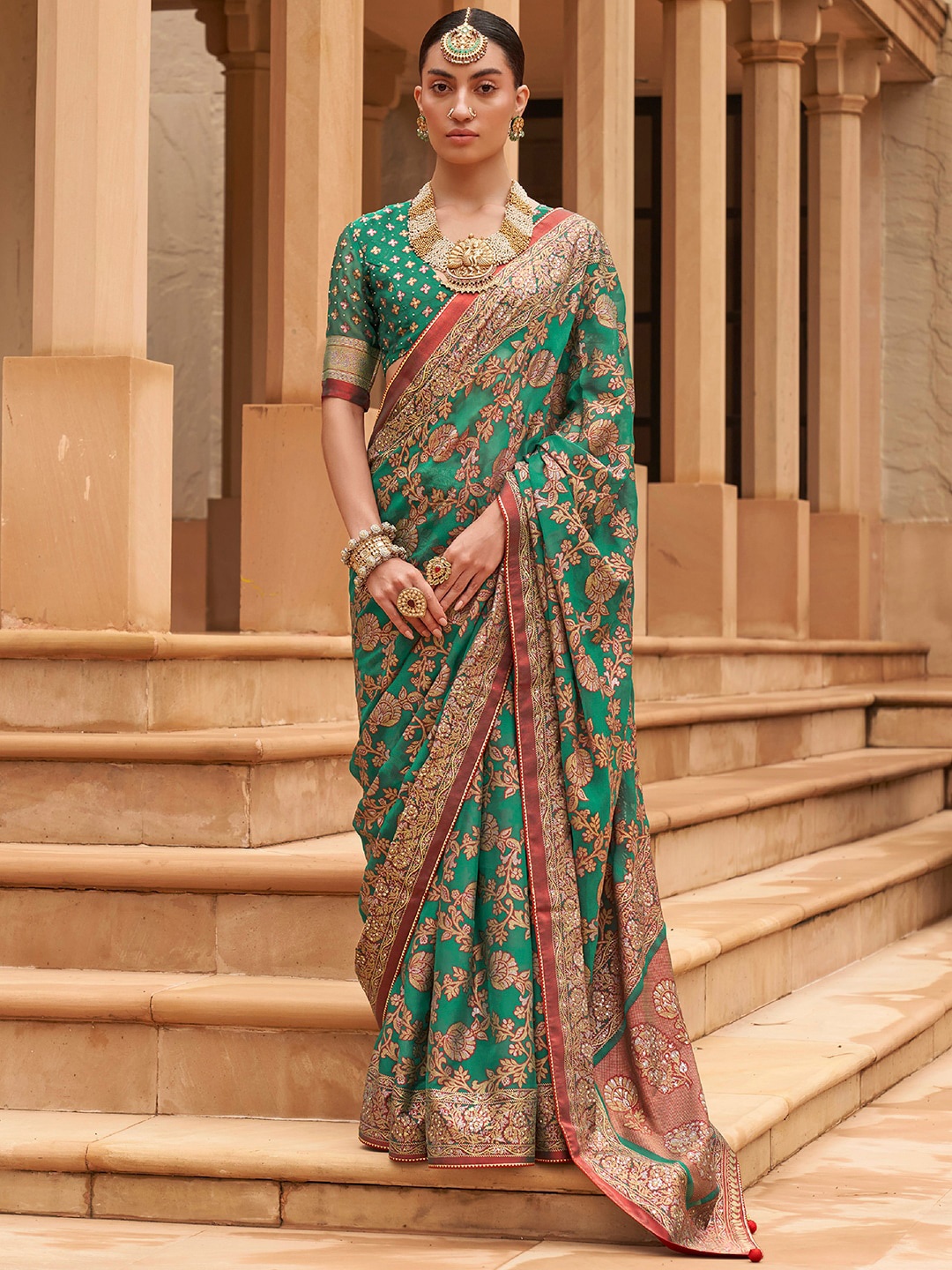 

Anouk Floral Motif Woven Design Zari Brasso Banarasi Saree, Green