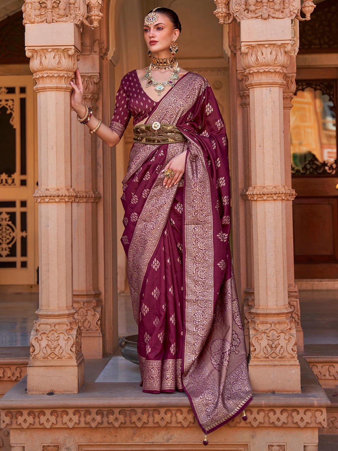 

Anouk Ethnic Motif Woven Design Zari Silk Blend Banarasi Saree, Burgundy