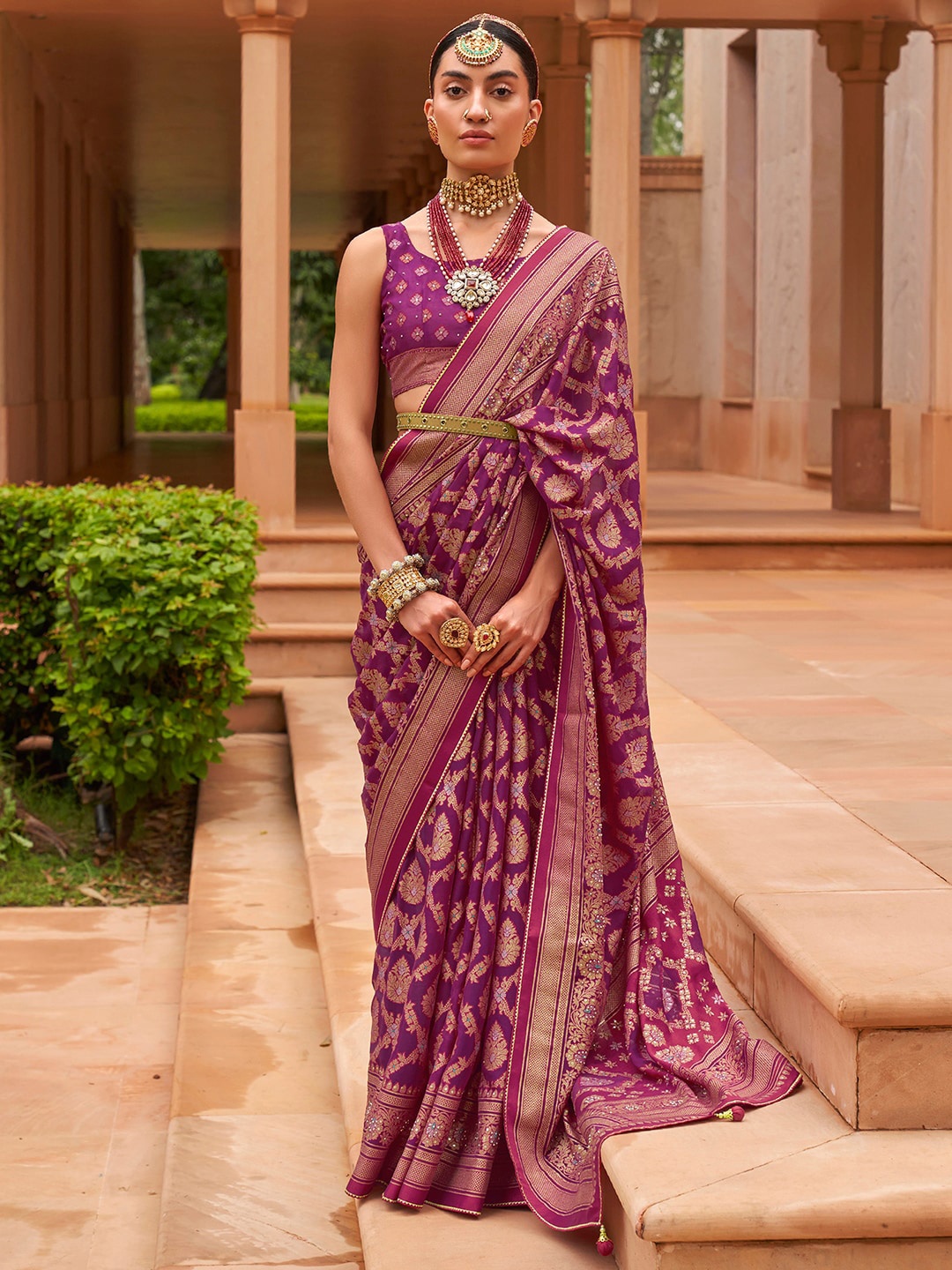 

Anouk Floral Woven Design Zari Brasso Banarasi Saree, Purple