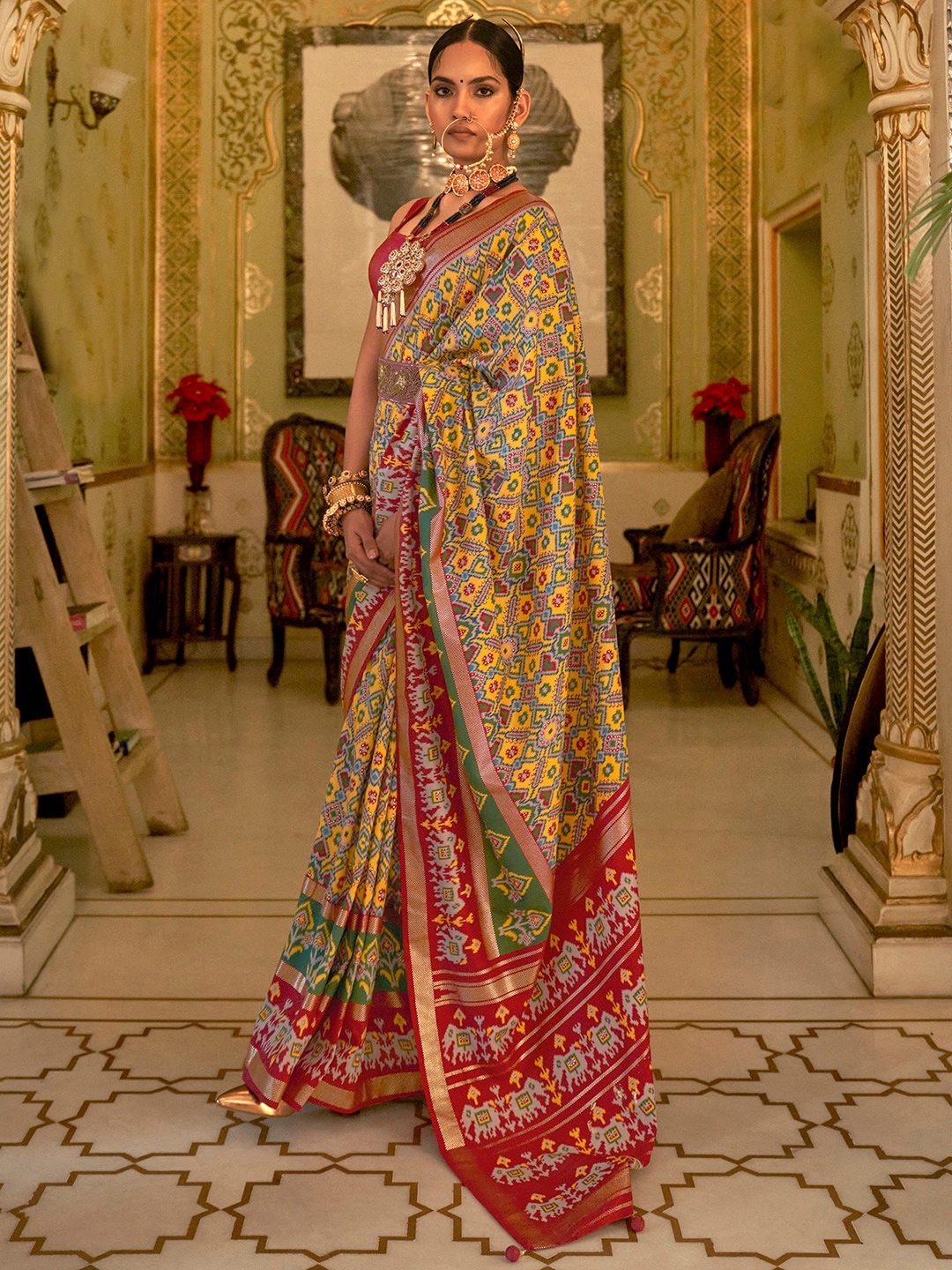 

Anouk Ethnic Motif Printed Zari Patola Saree, Yellow