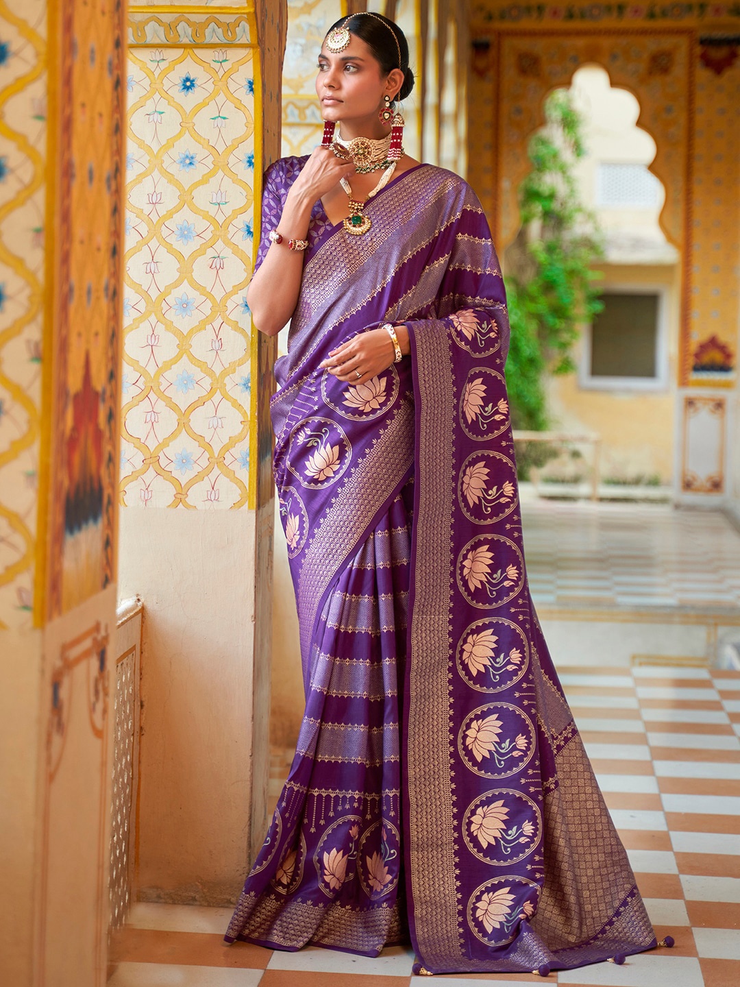 

Anouk Flral Motif Woven Design Zari Banarasi Saree, Purple