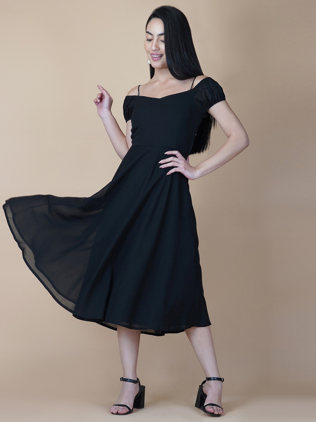 

RAASSIO Cold- Shoulder Sleeves Georgette Midi Dress, Black
