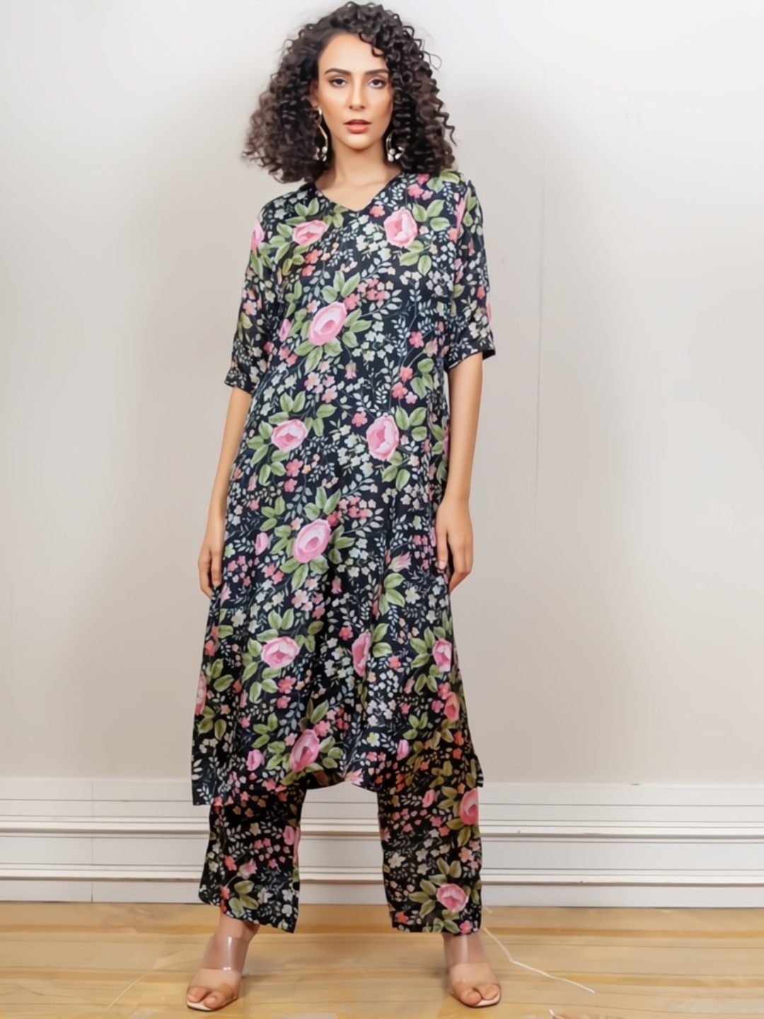 

Simaaya Floral Printed Kurta with Palazzos, Black