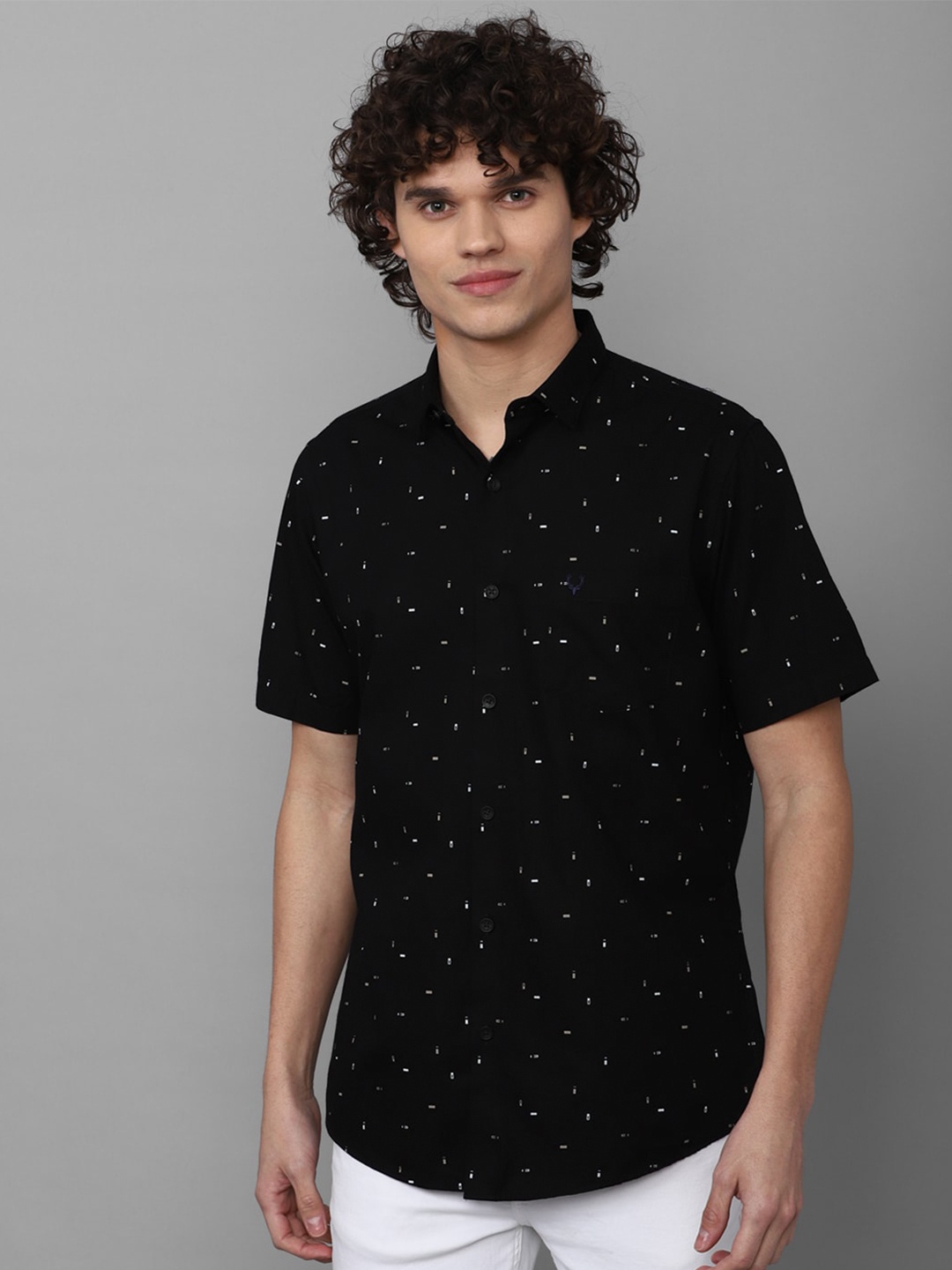 

Allen Solly Slim Fit Conversational Printed Pure Cotton Casual Shirt, Black