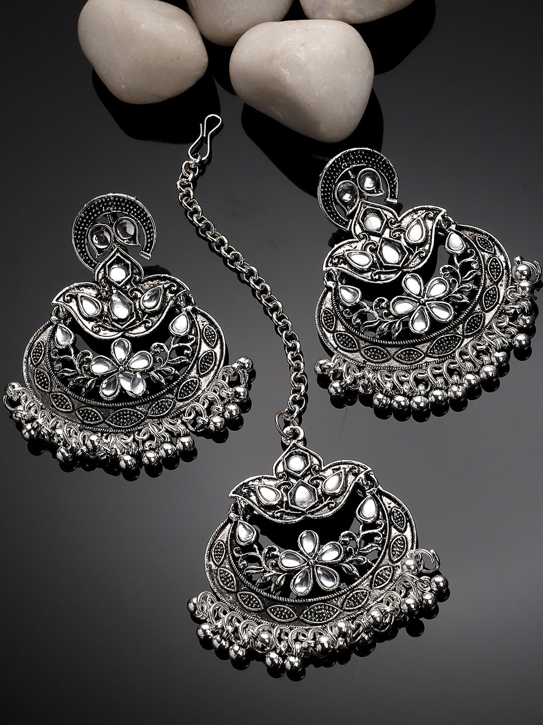 

KARATCART Oxidised Silver-Plated Kundan-Studded Beaded Jewellery Set