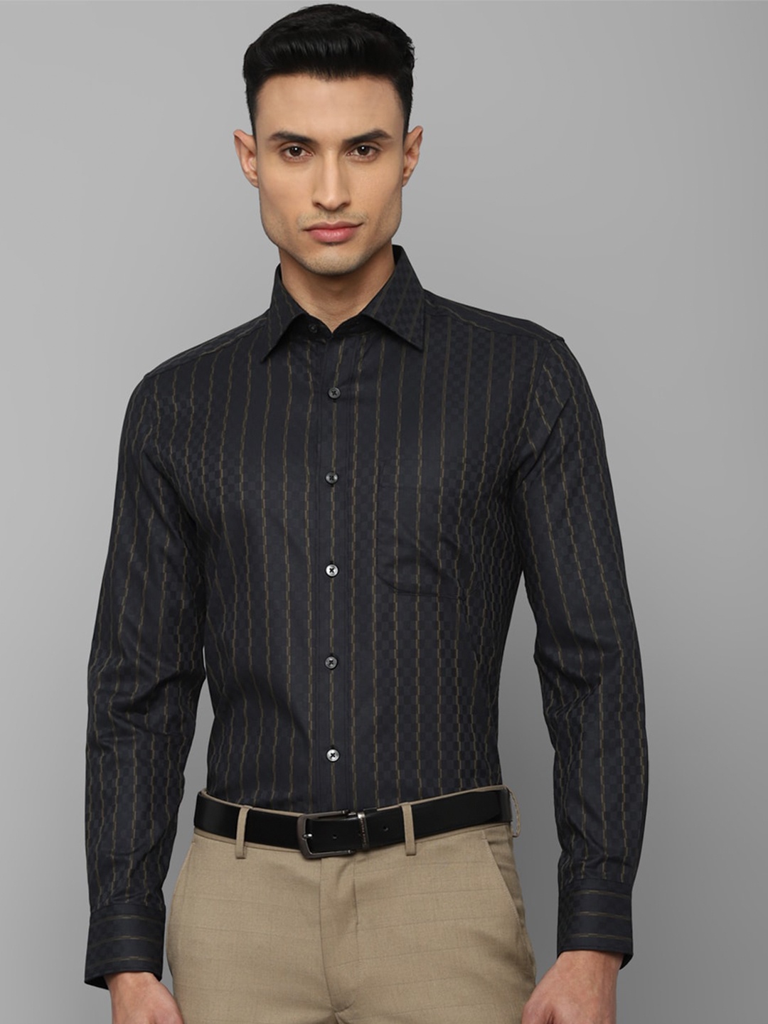 

Louis Philippe Vertical Striped Pure Cotton Formal Shirt, Black