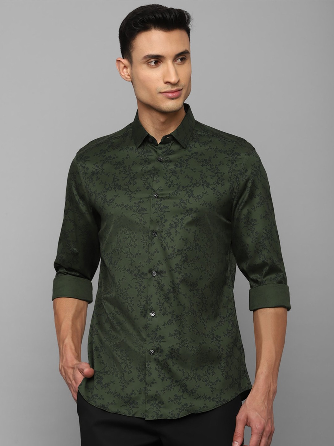 

Louis Philippe Sport Floral Printed Pure Cotton Casual Shirt, Green