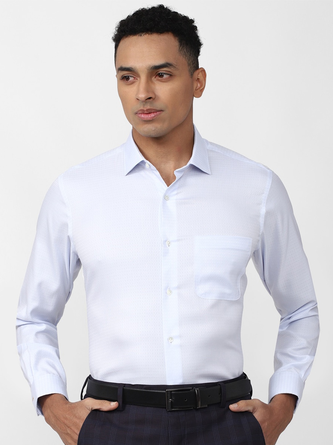 

Van Heusen Chest Pocket Detail Spread Collar Formal Shirt, Blue