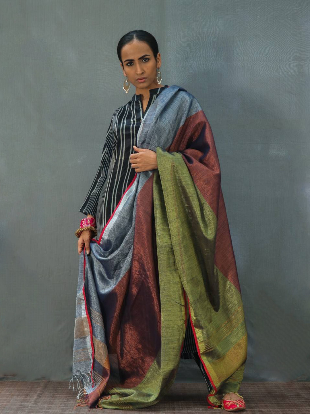 

Chidiyaa Colourblocked Dupatta, Black