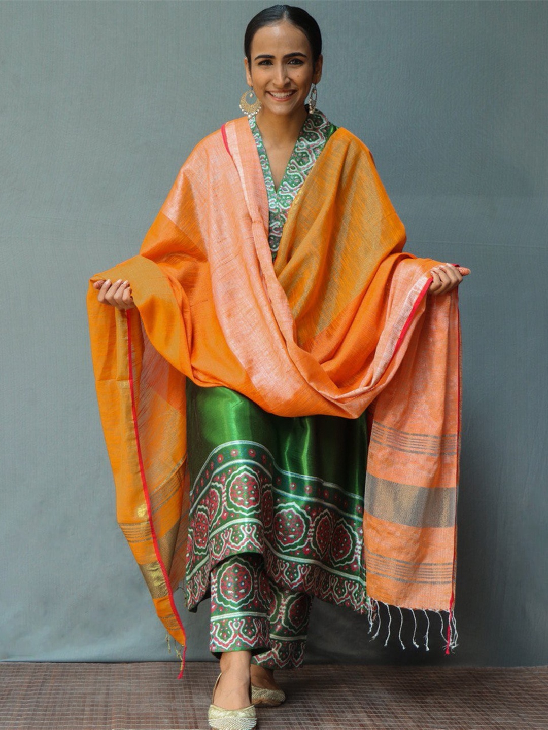 

Chidiyaa Tasselled Border Dupatta With Zari, Orange