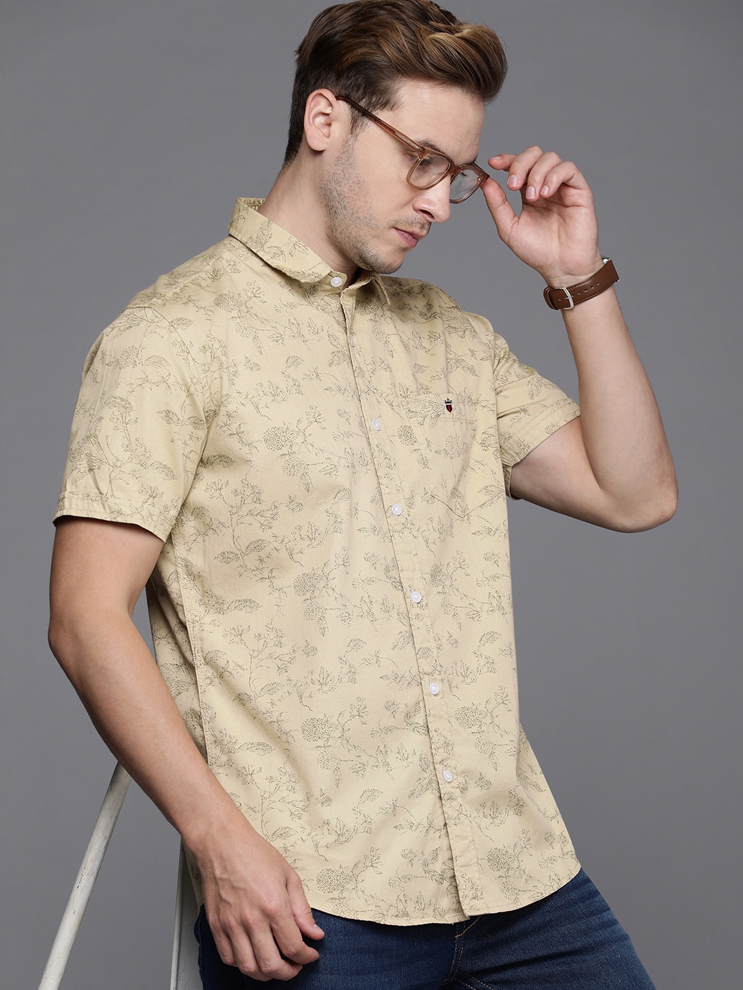 

Louis Philippe Jeans Men Slim Fit Floral Opaque Printed Pure Cotton Casual Shirt, Beige