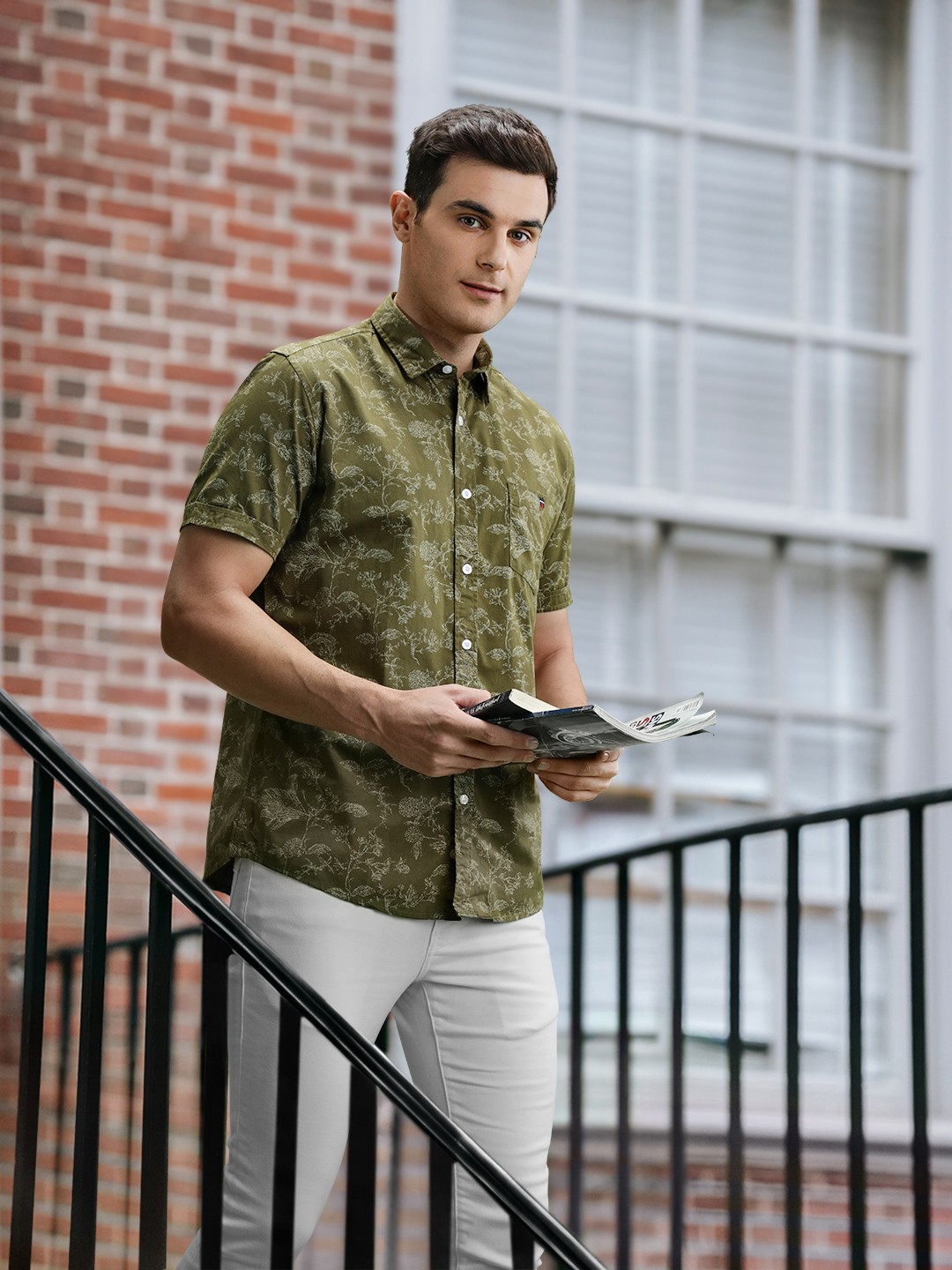 

Louis Philippe Jeans Men Slim Fit Floral Opaque Printed Pure Cotton Casual Shirt, Olive