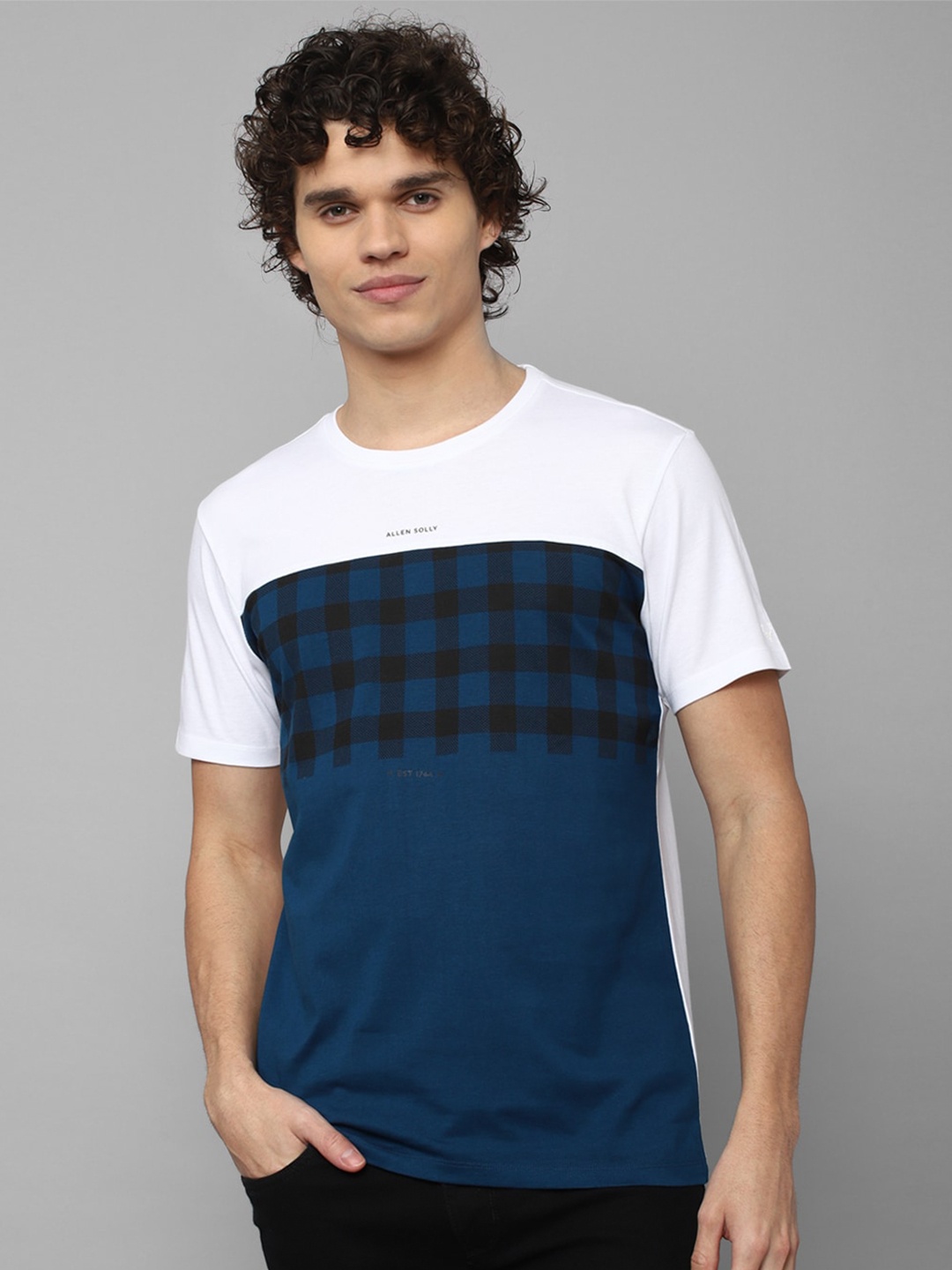 

Allen Solly Men Colourblocked Slim Fit Pure Cotton T-shirt, Navy blue