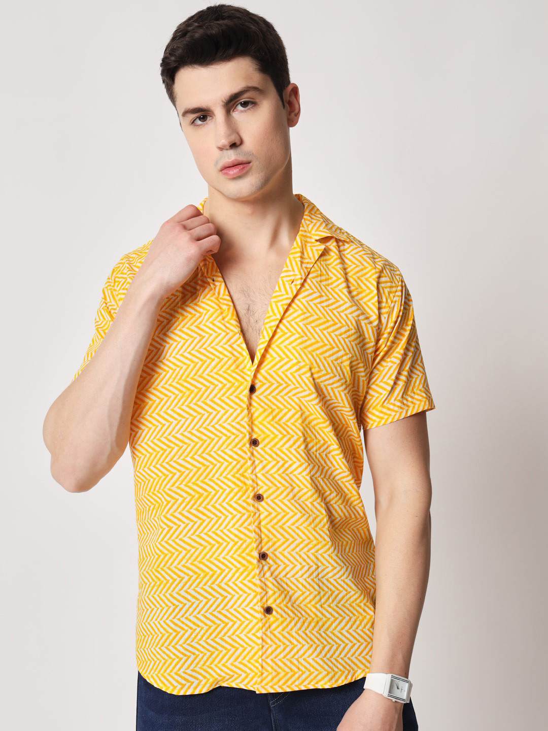 

Firangi Yarn Geometric Printed Classic Cotton Casual Shirt, Yellow