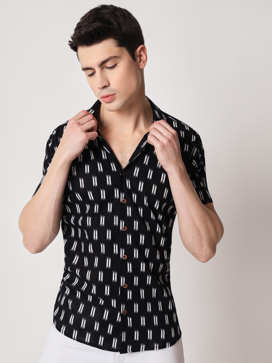 

Firangi Yarn Classic Geometric Printed Casual Cotton Shirt, Black