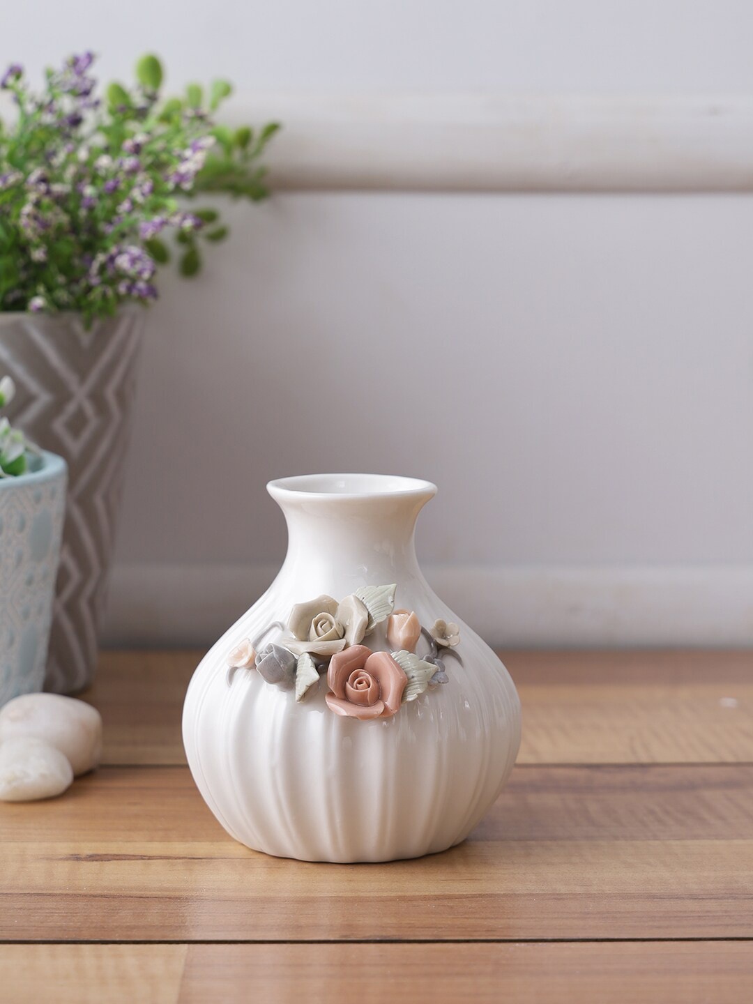 

TAYHAA White & Pink Textured Ceramic Serene Vase