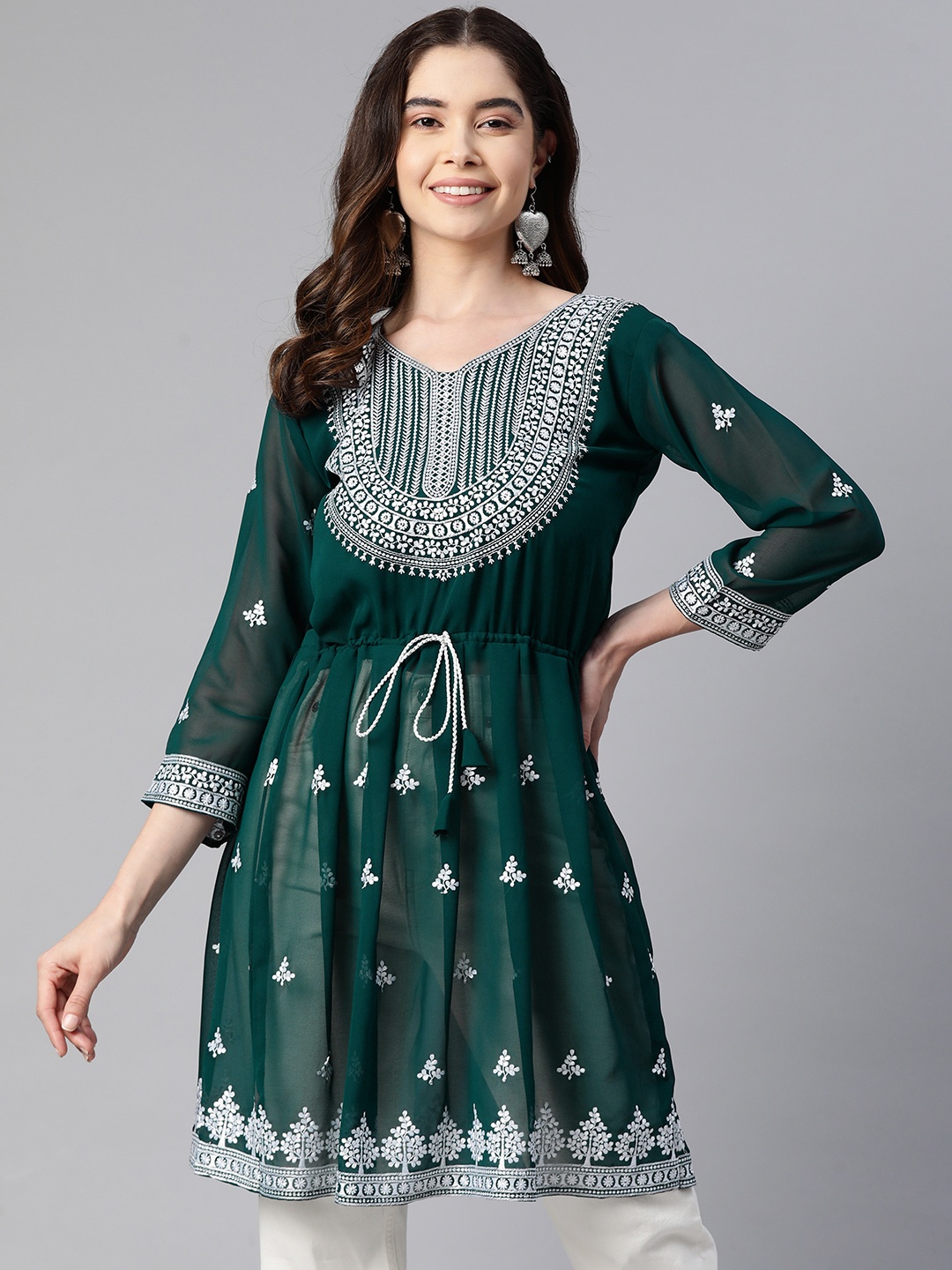 

PRASTHAN Floral Embroidered V-Neck Panelled Kurti, Green