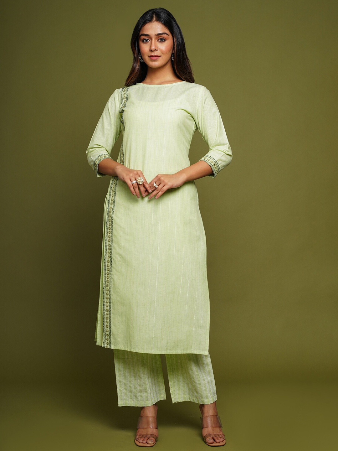 

FLAMBOYANT Boat Neck Ethnic Motifs Embroidered Mirror Work Pure Cotton Kurta With Palazzos, Green