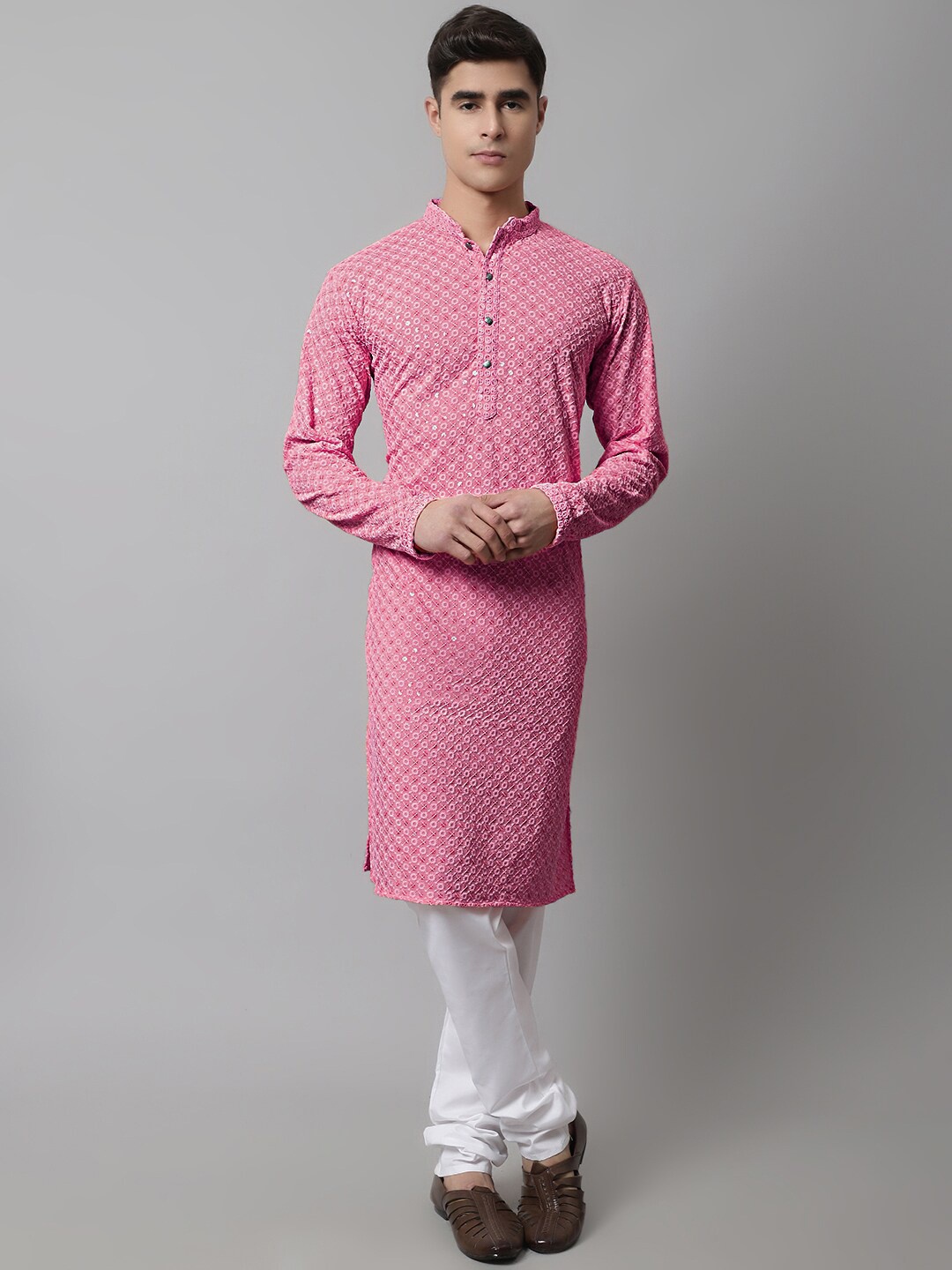 

Jompers Men Floral Embroidered Sequinned Kurta, Pink