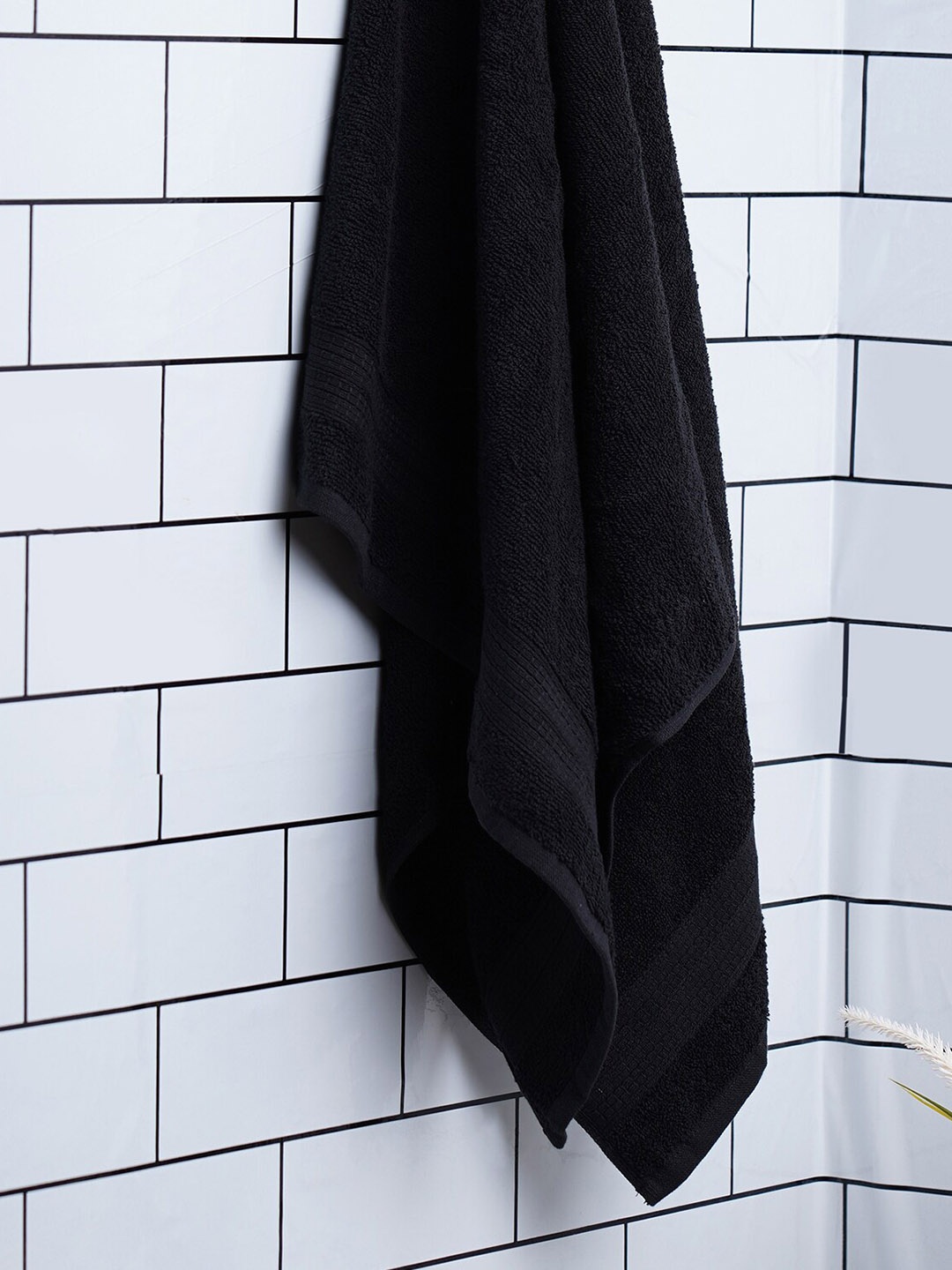 

SPACES Day2Day Black 400 GSM Pure Cotton Bath Towel