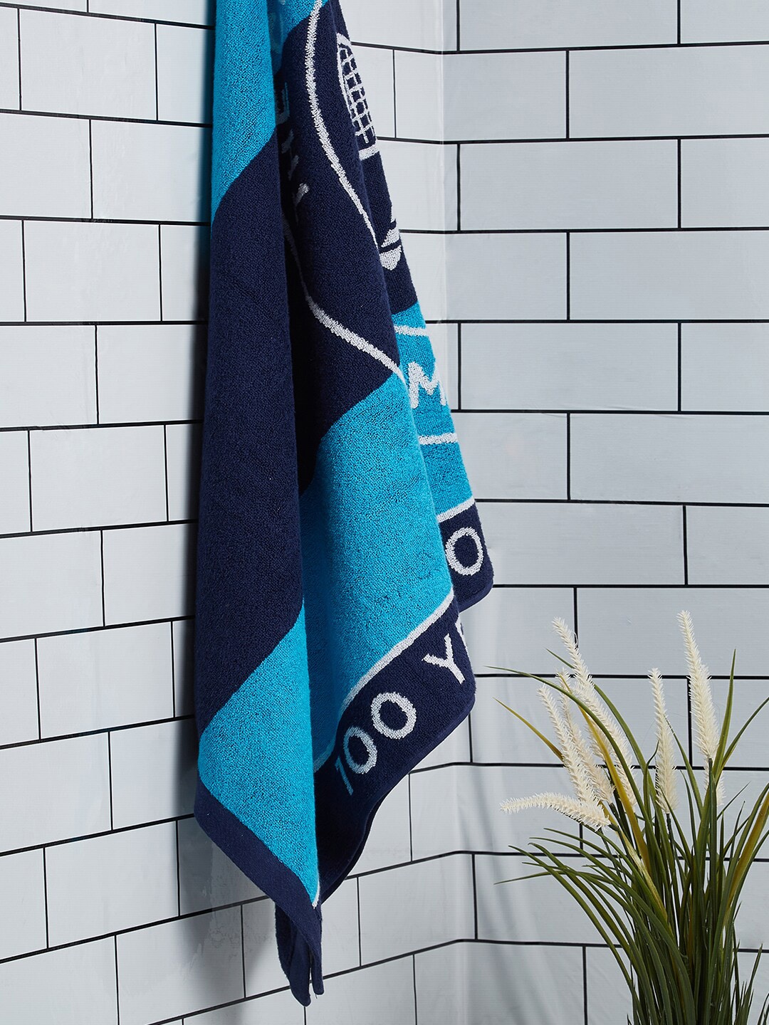 

SPACES Wimbledon Navy Blue & White Printed 500 GSM Pure Cotton Bath Towel