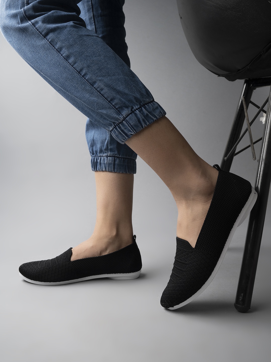 

Shoetopia Women Textured Ballerinas Flats, Black